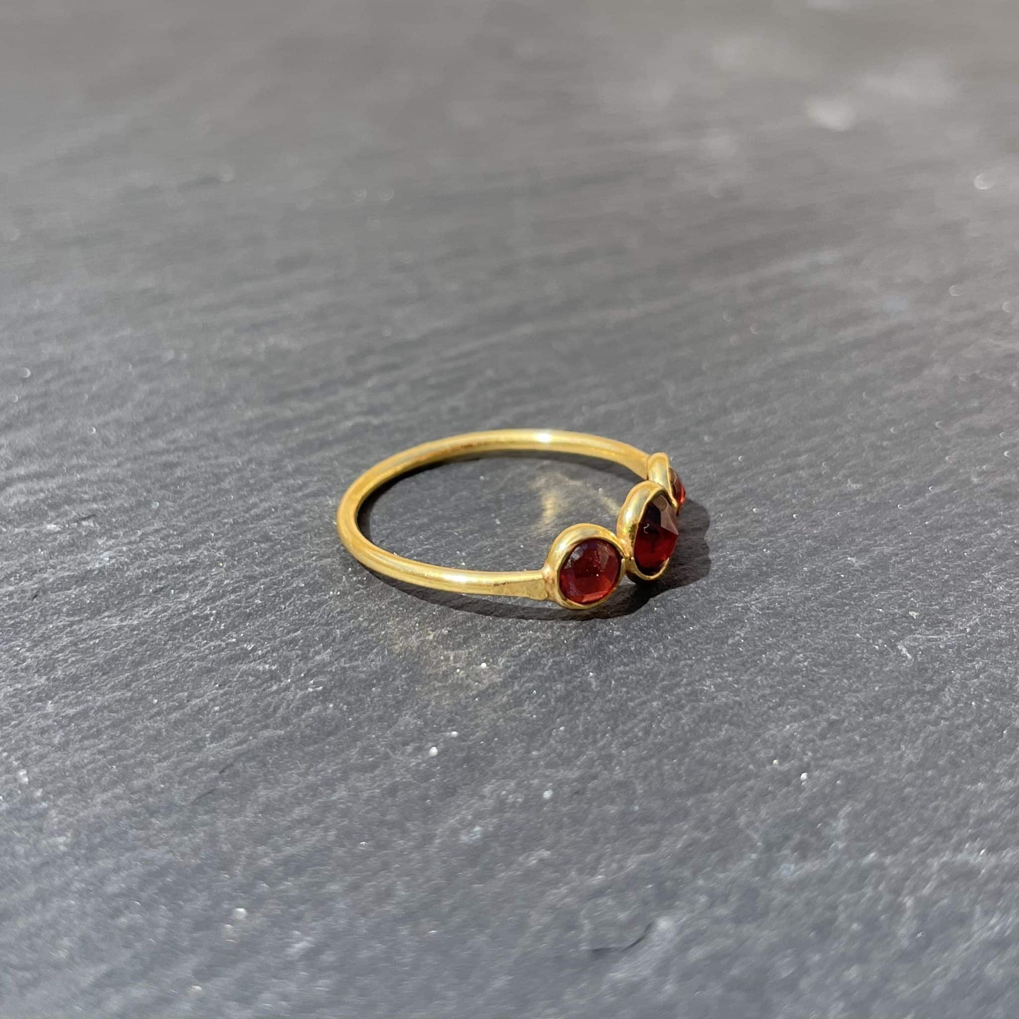 Bagues trois pierres Grenat 6