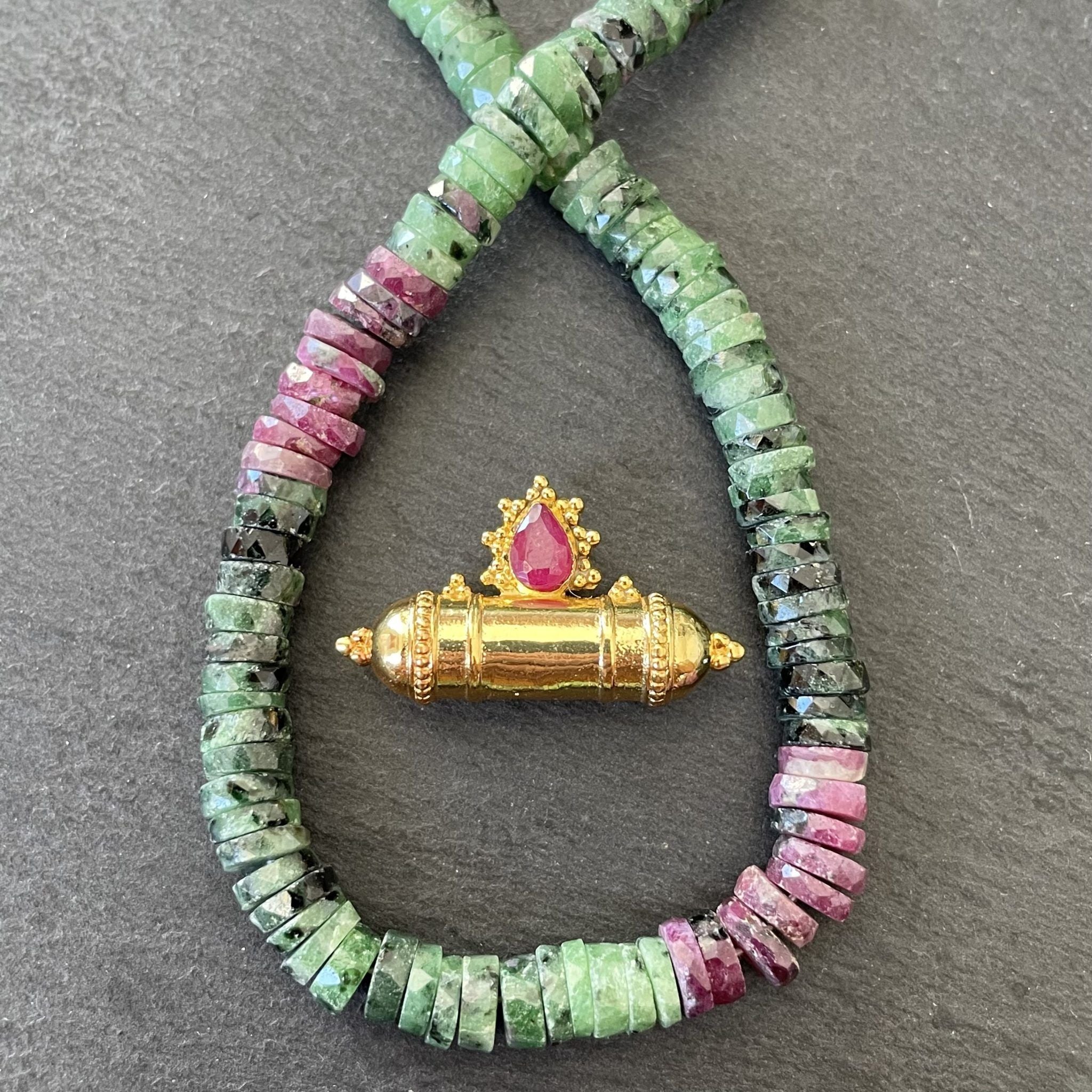 Amulette Tabeej Rubis