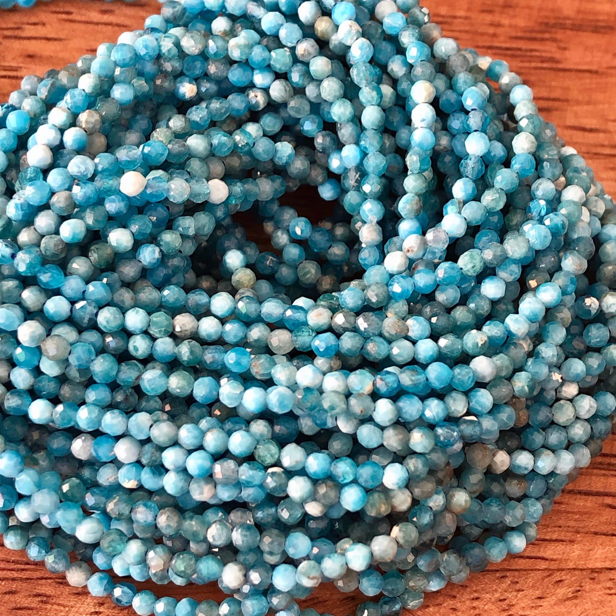 Apatite bleue Facettée 2mm (2)