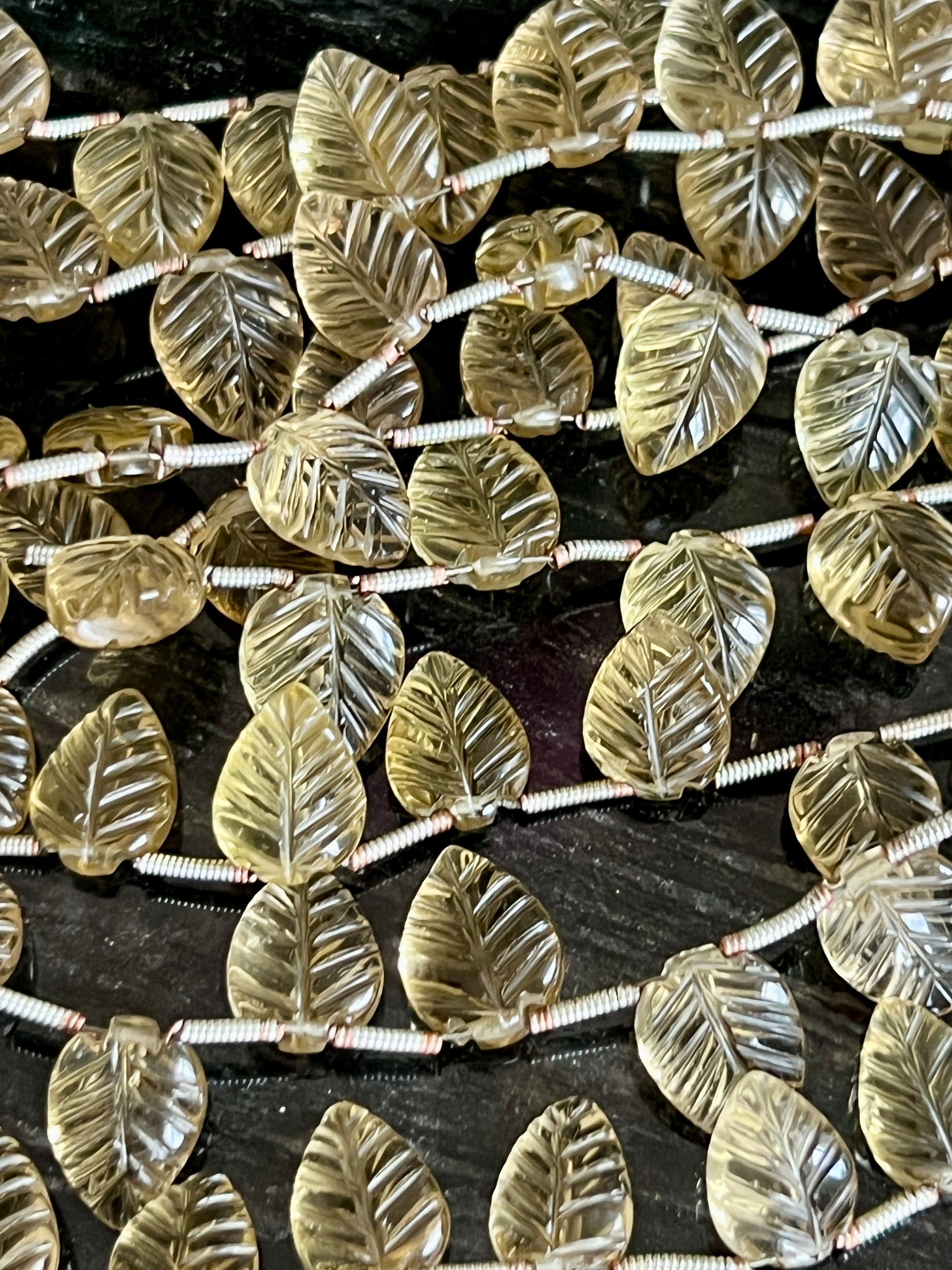 Fil de feuille sculptées en Quartz "Bière"