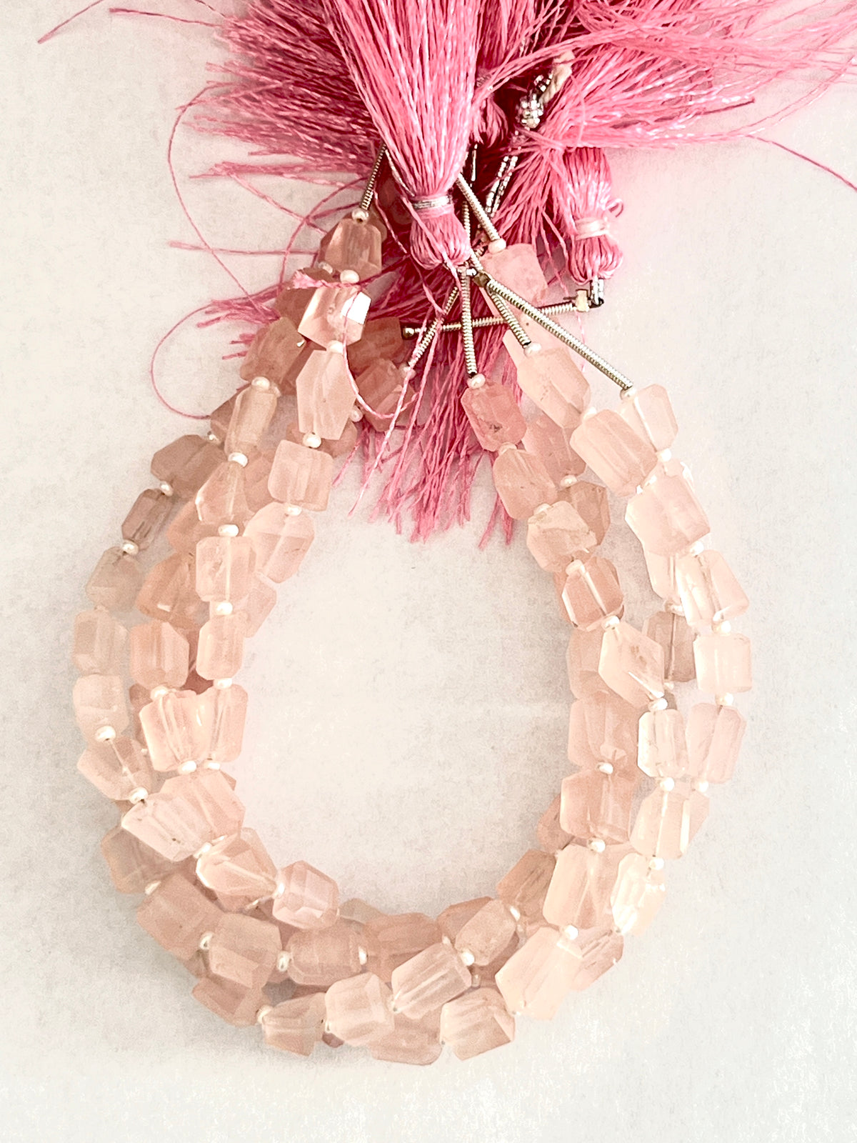 Fil de Pépites de Quartz Rose facettées