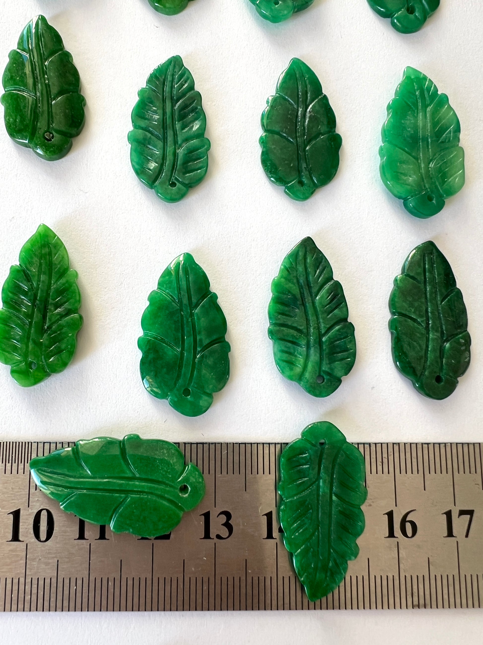 Pendentif Feuille en Jade du Myanmar/Birmanie