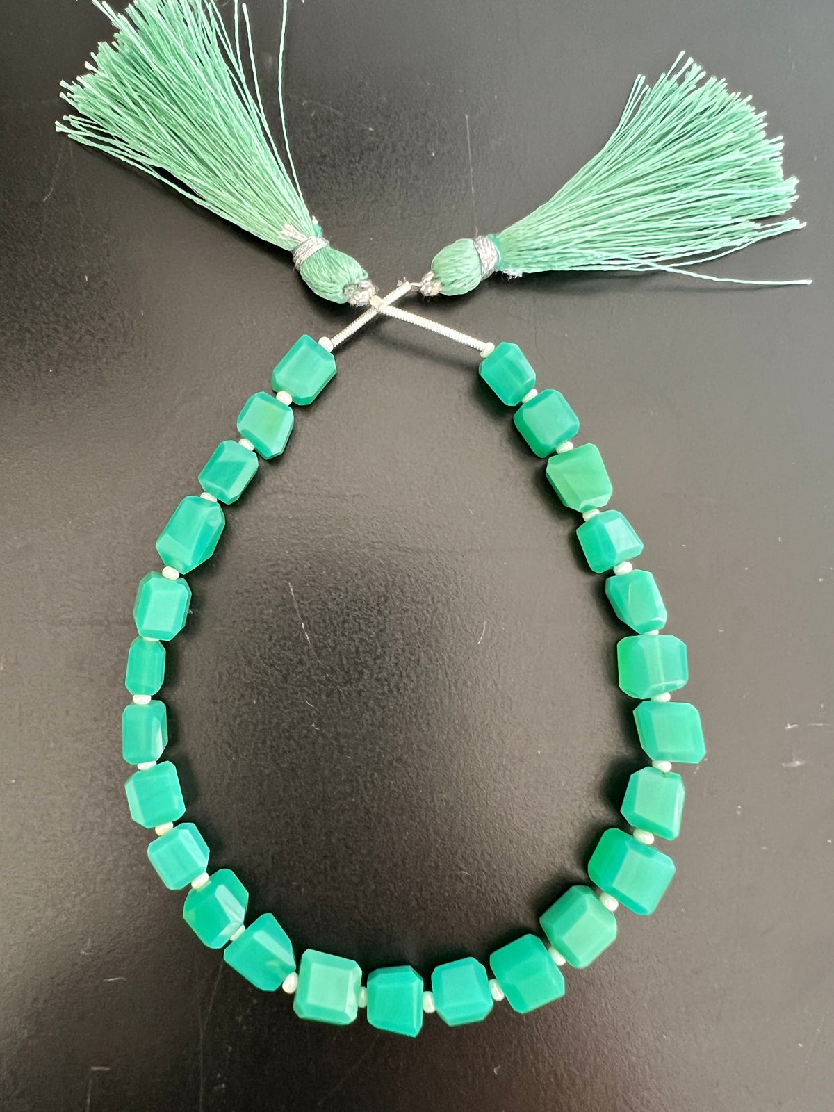 Fil de Pépite Facettées Calcédoine Chrysoprase