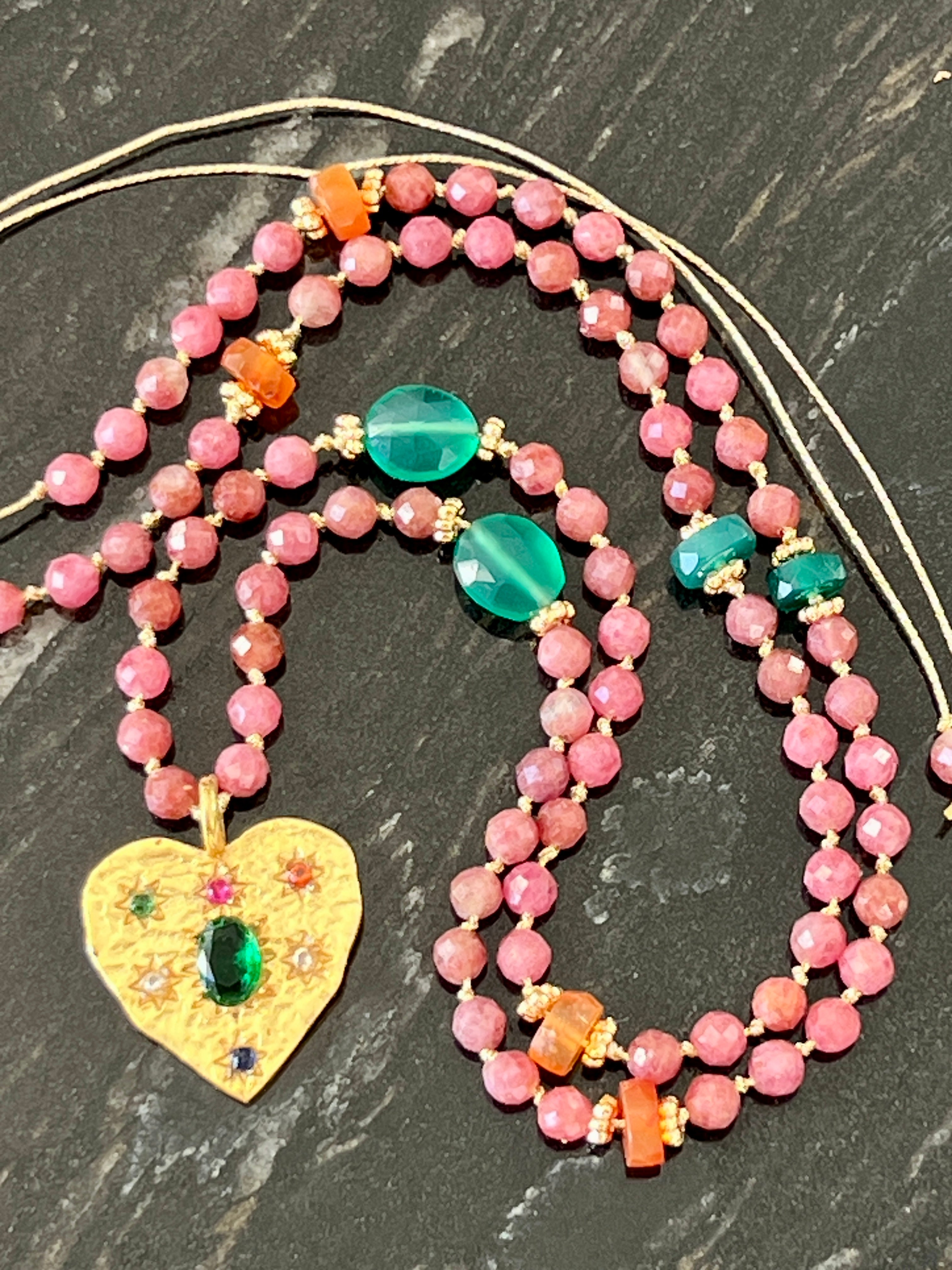 collier coeur en Rhodonite