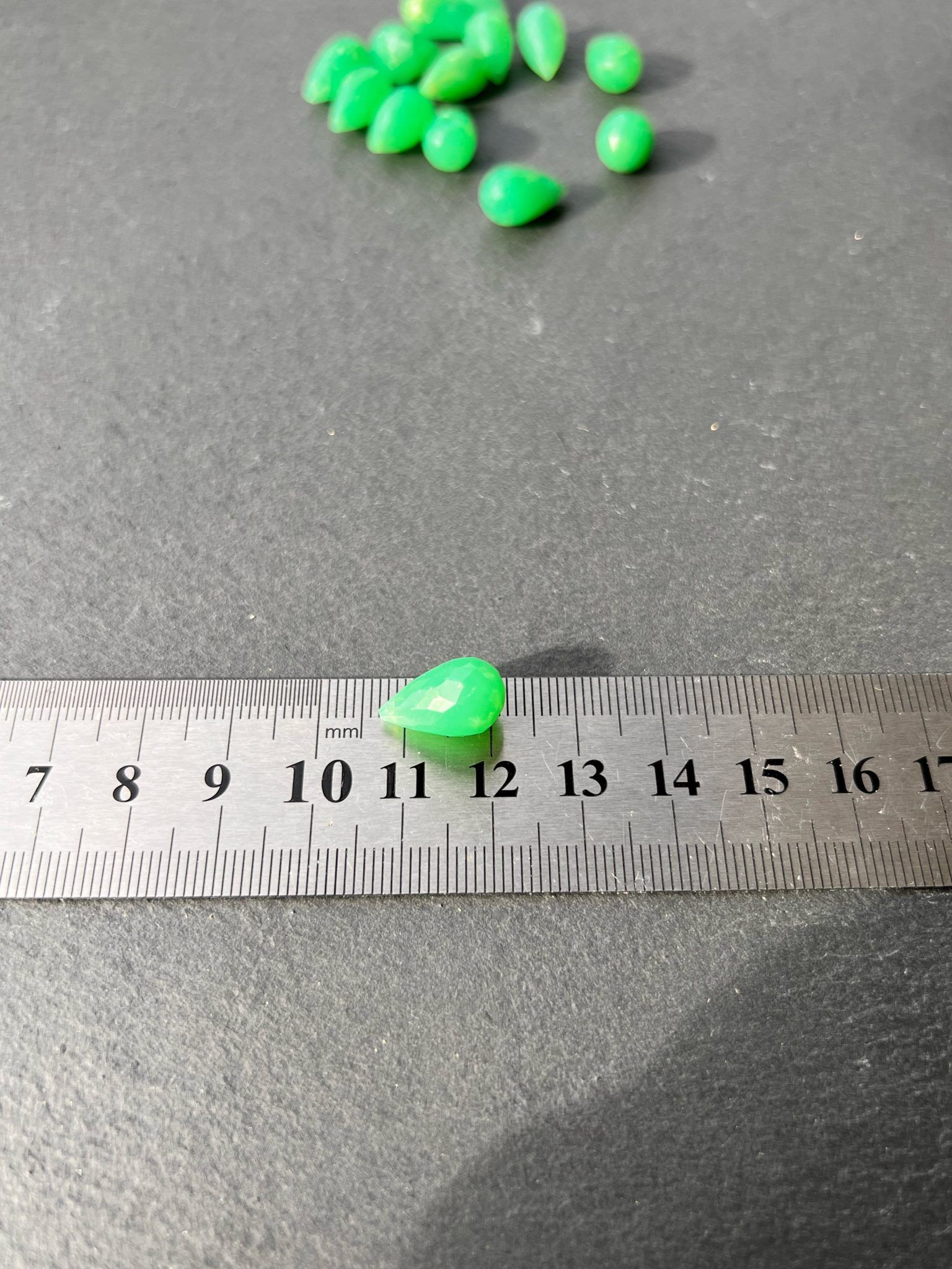Goutte Facettée en Chrysoprase 1