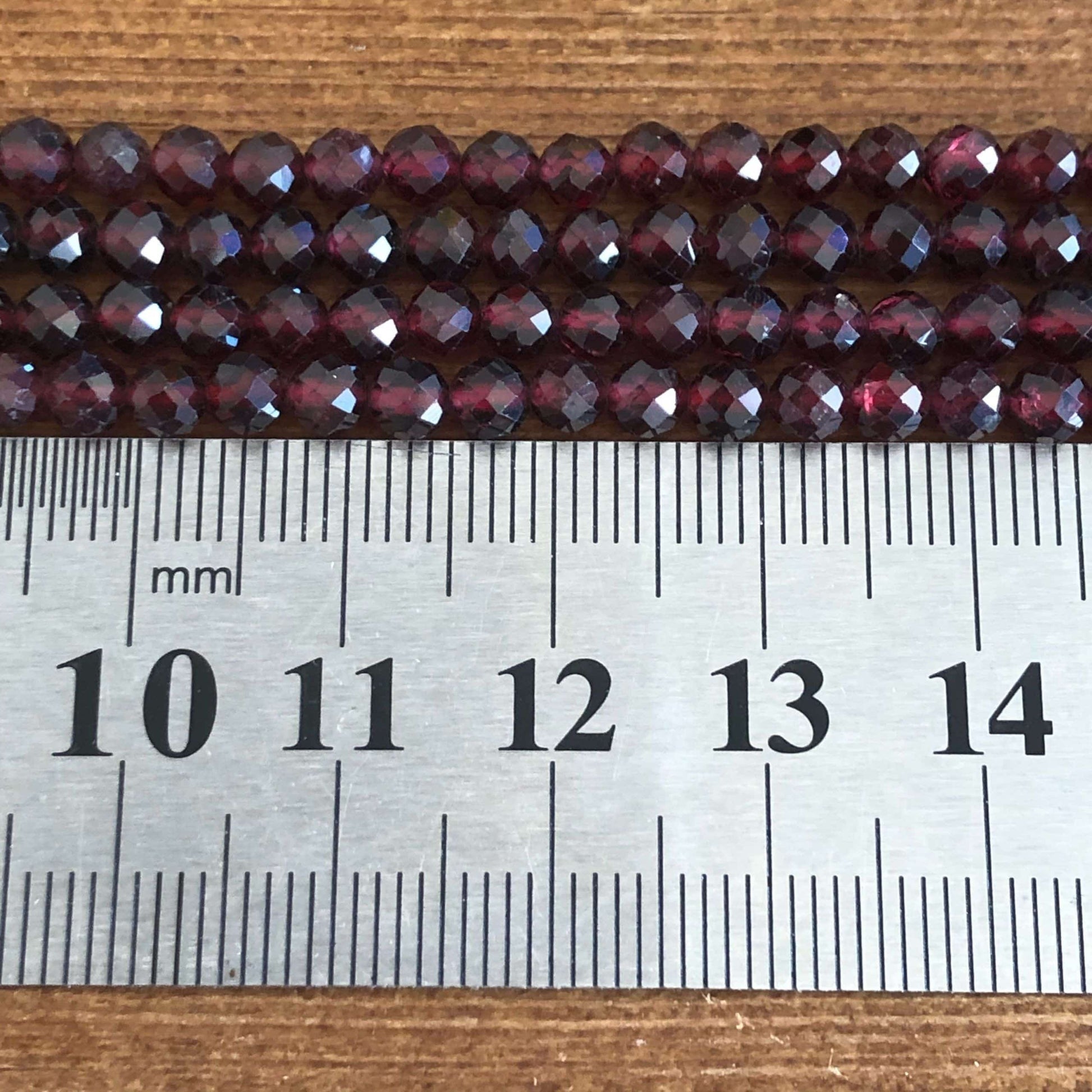 Grenat facetté 4mm 2
