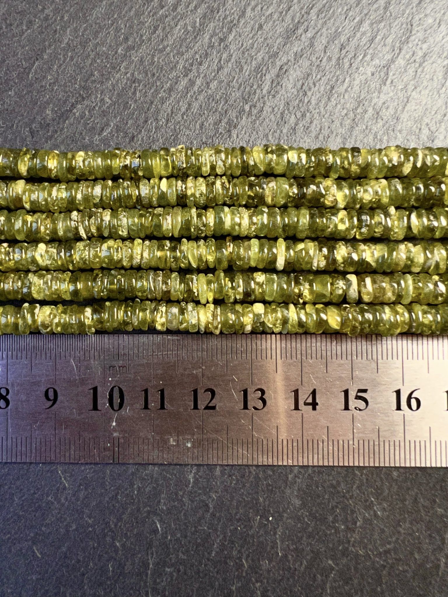 Heishi Grenat Vert 5-6mm 1