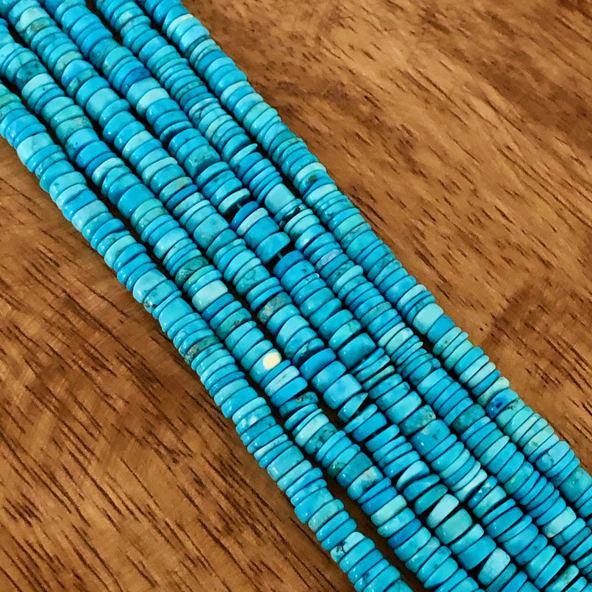 Heishi Turquoise reconstituée 4-5mm (2) 9