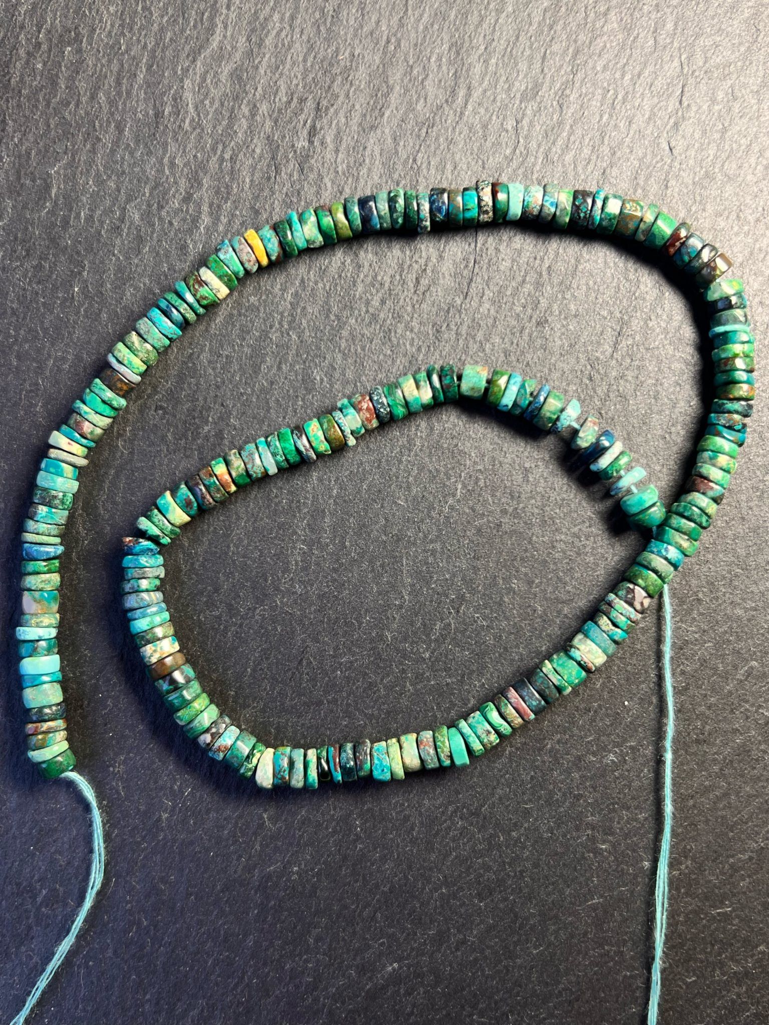 Heishi en Chrysocolle 5-6mm (2)