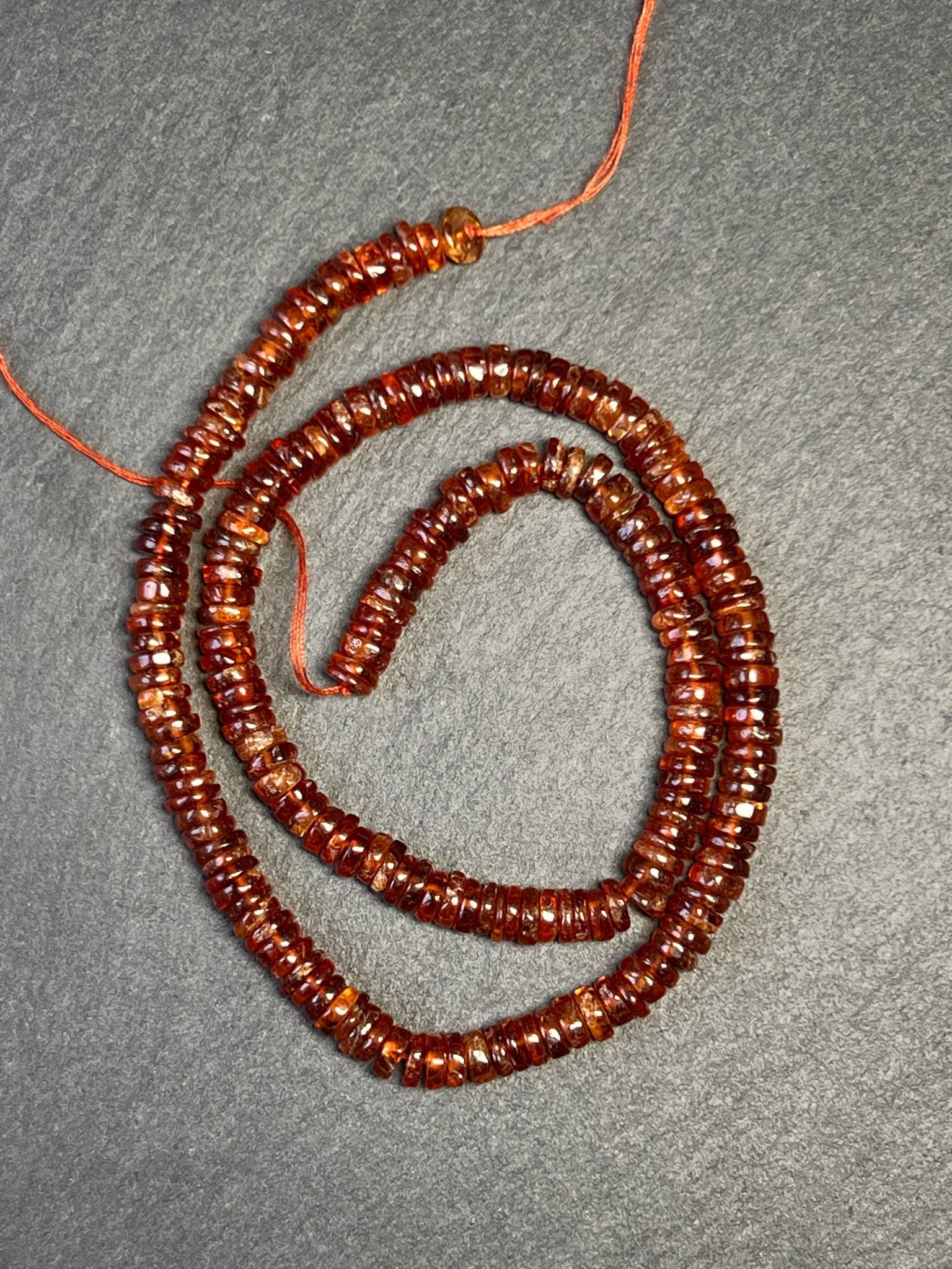 Heishi en Hessonite ou Grenat Orange 5-6mm