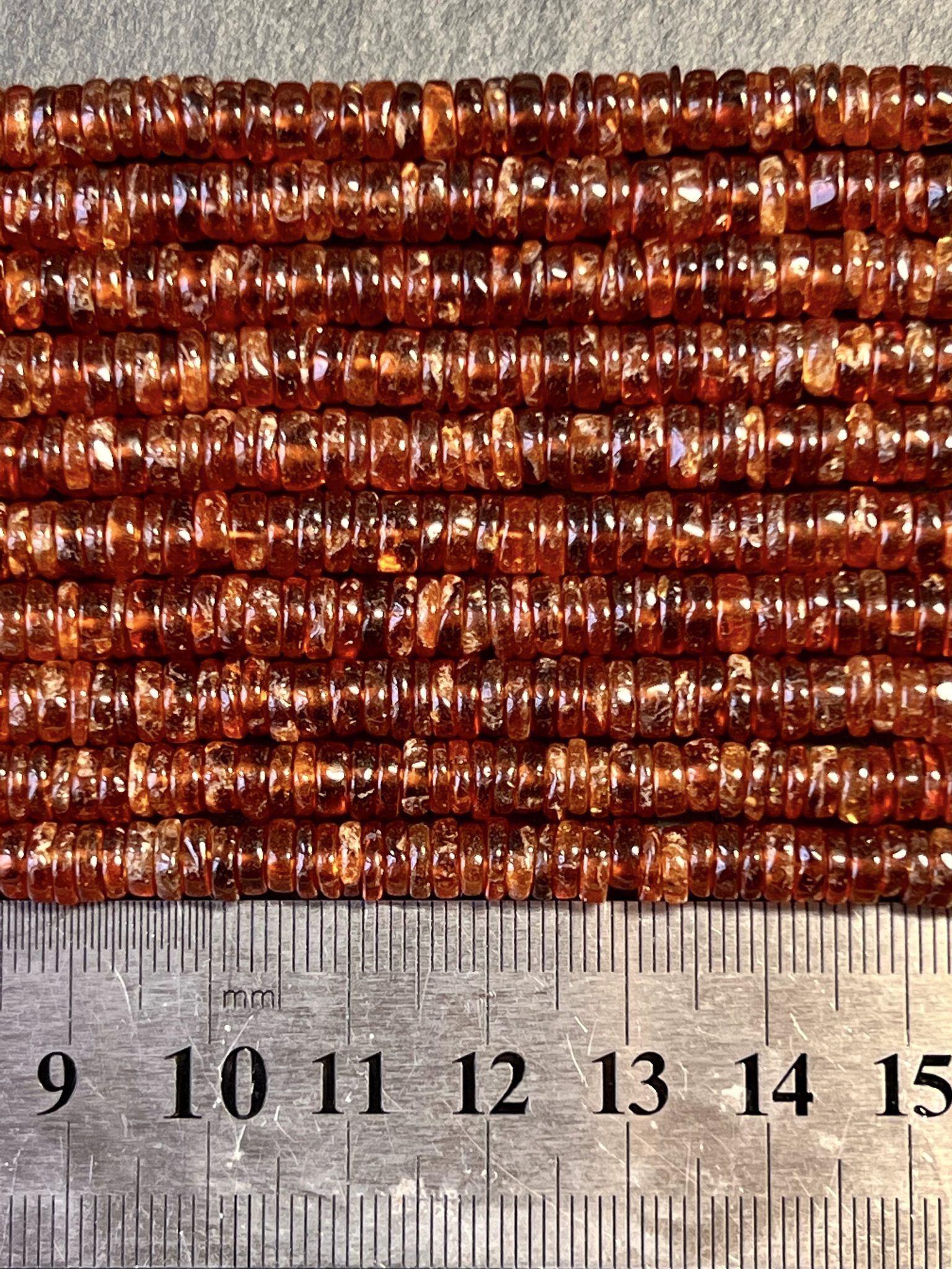 Heishi en Hessonite ou Grenat Orange 5-6mm 1