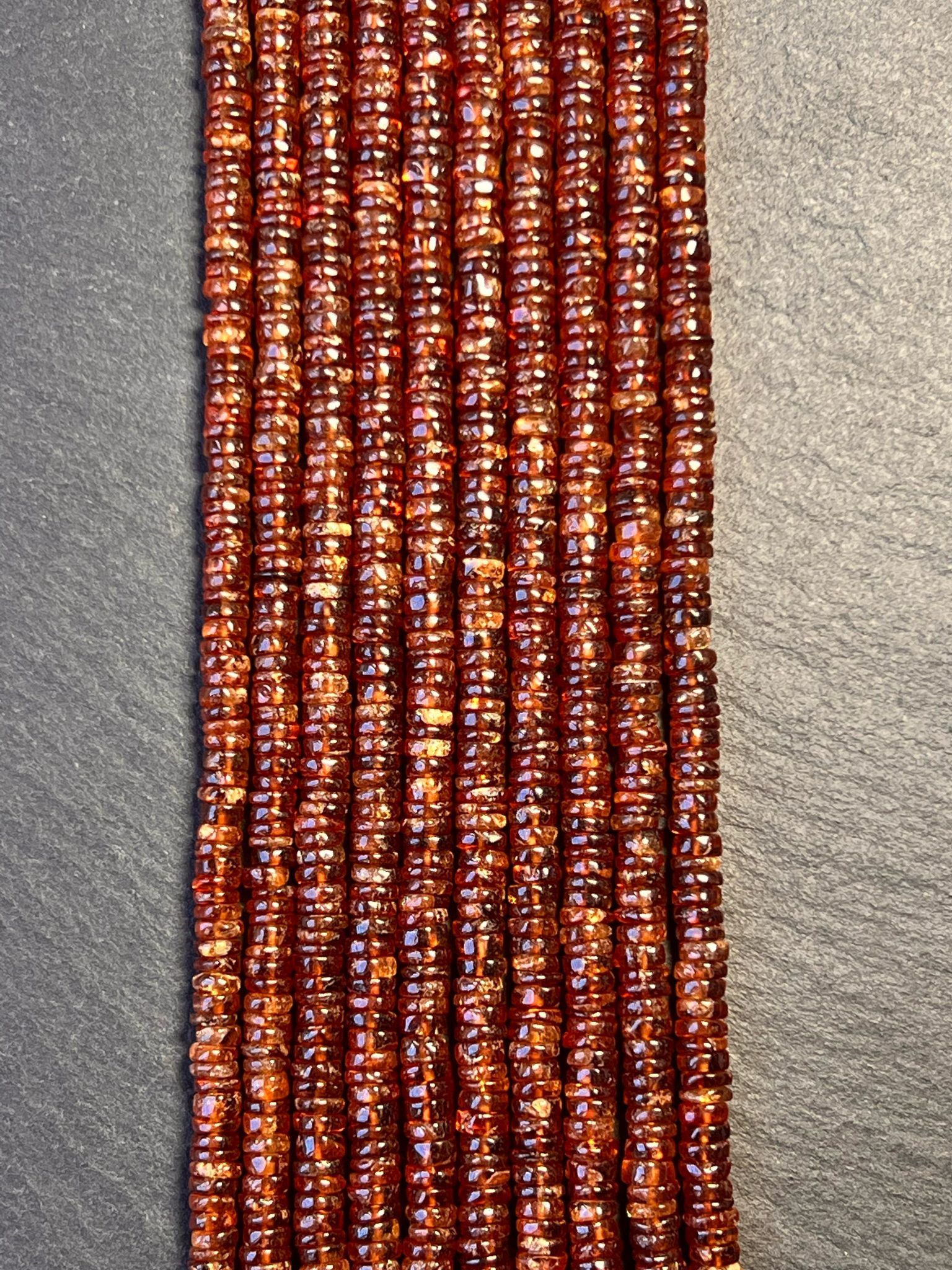 Heishi en Hessonite ou Grenat Orange 5-6mm 2