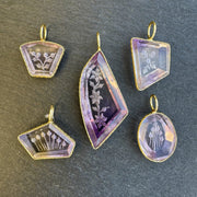 Pendentif Indien Gravé Fleur en Améthyste