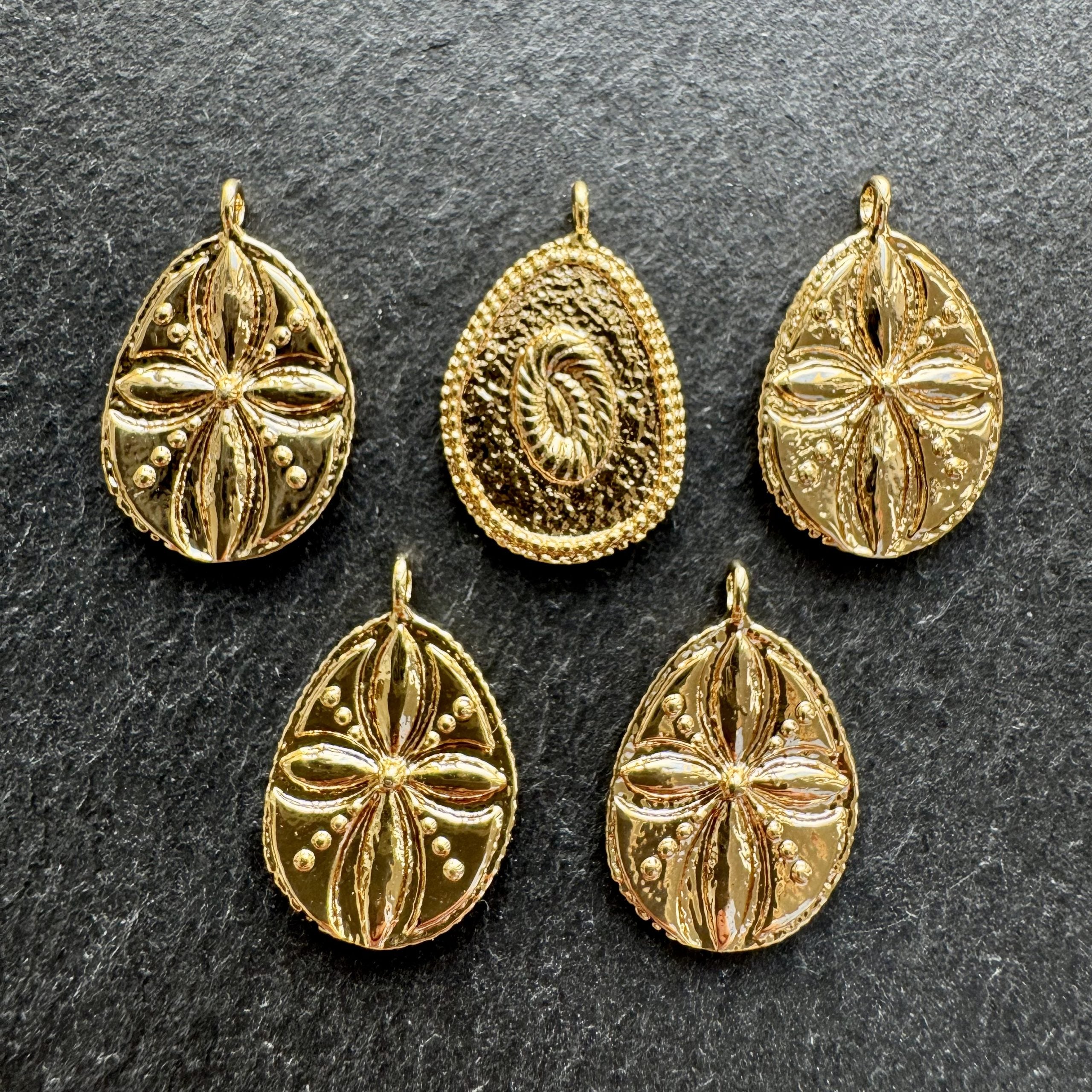 Médaille Ovale Fleur