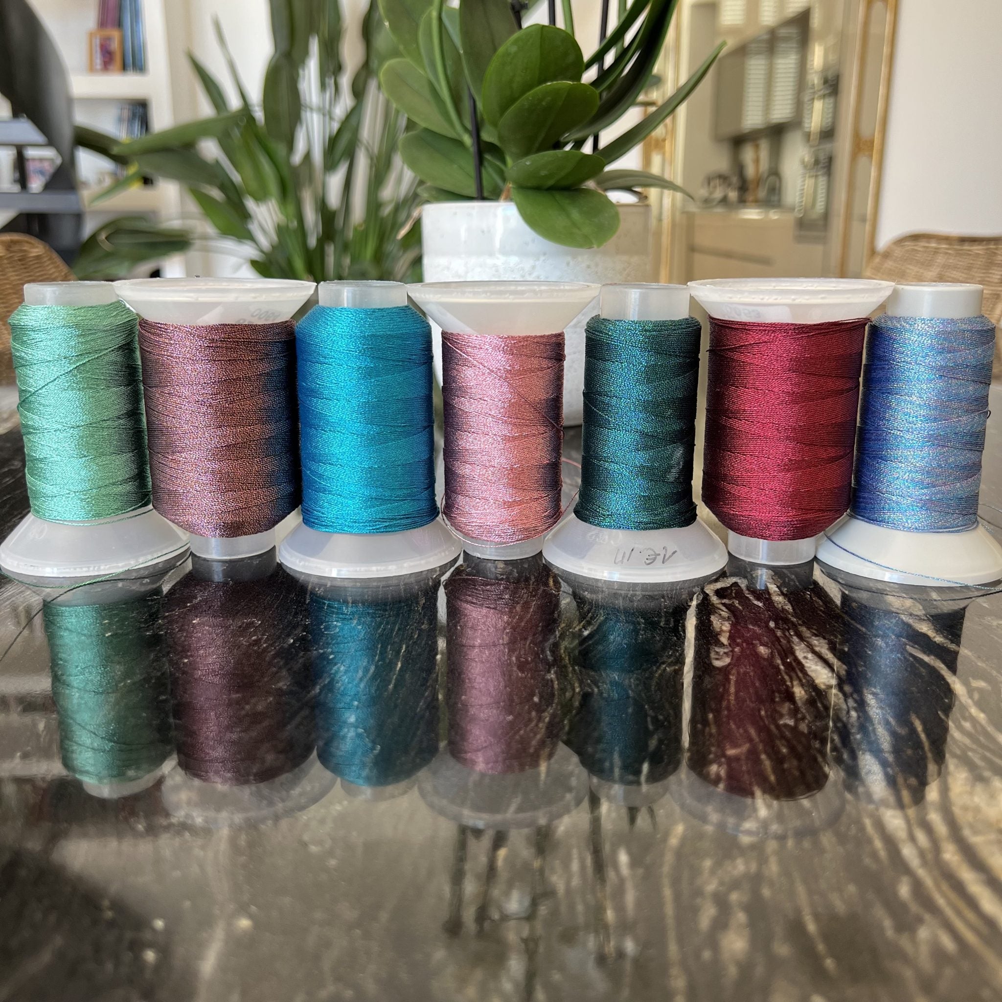 Fil polyester 0,40 mm, les colorés.