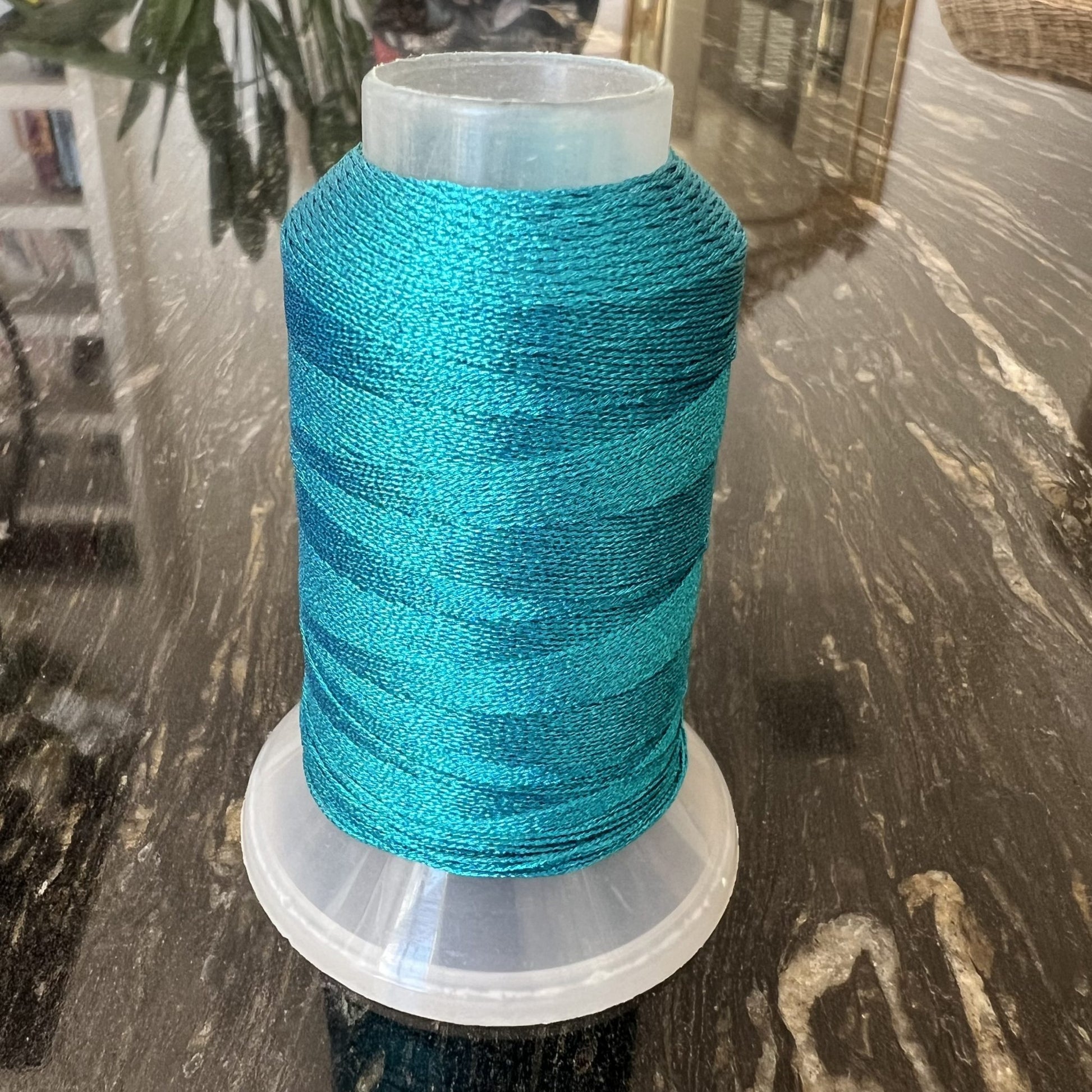 Fil polyester 0,40 mm, les colorés.