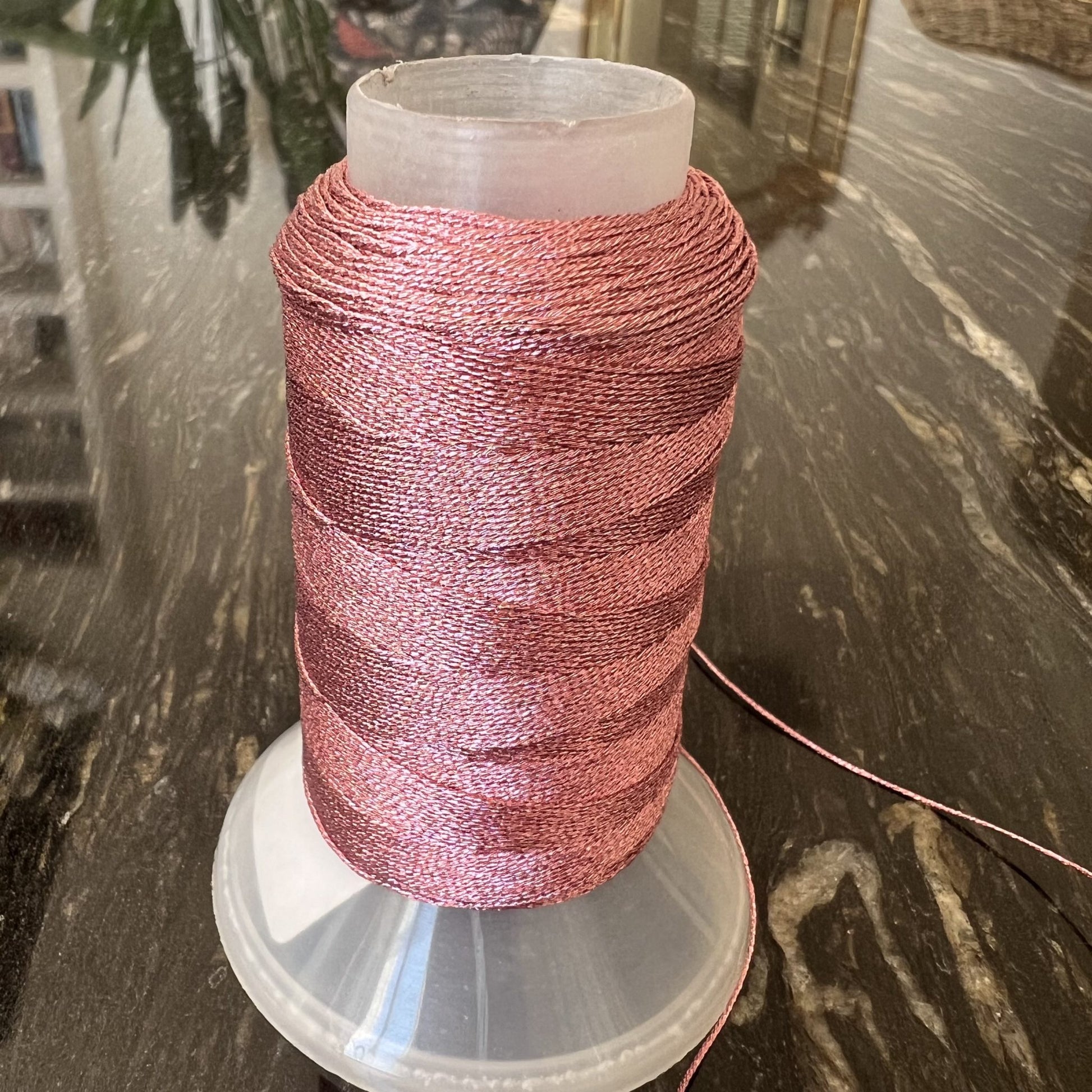 Fil polyester 0,40 mm, les colorés.