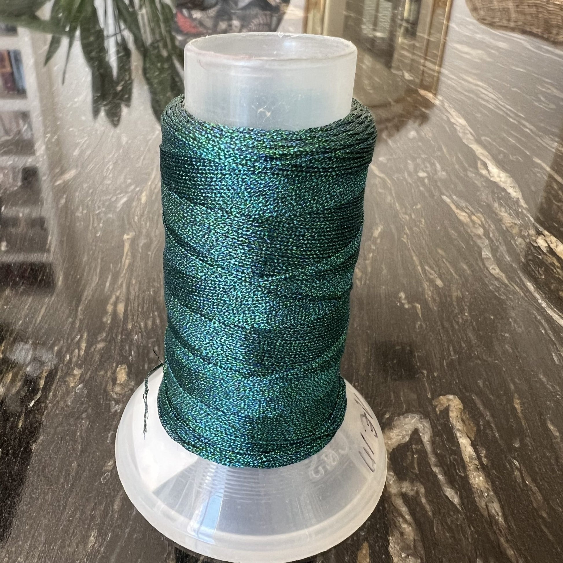 Fil polyester 0,40 mm, les colorés.
