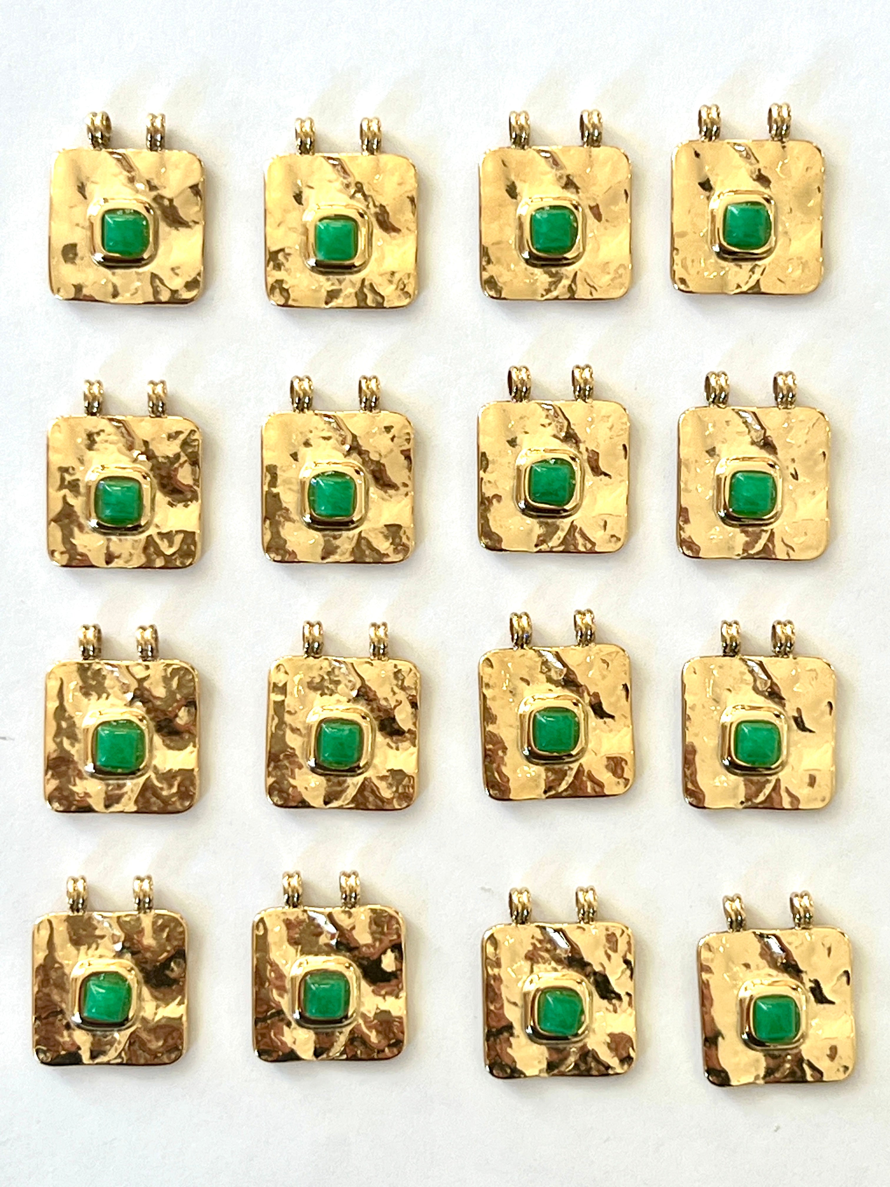 Pendentif Carré en Acier Inoxydable et Jade Vert de Malaisie