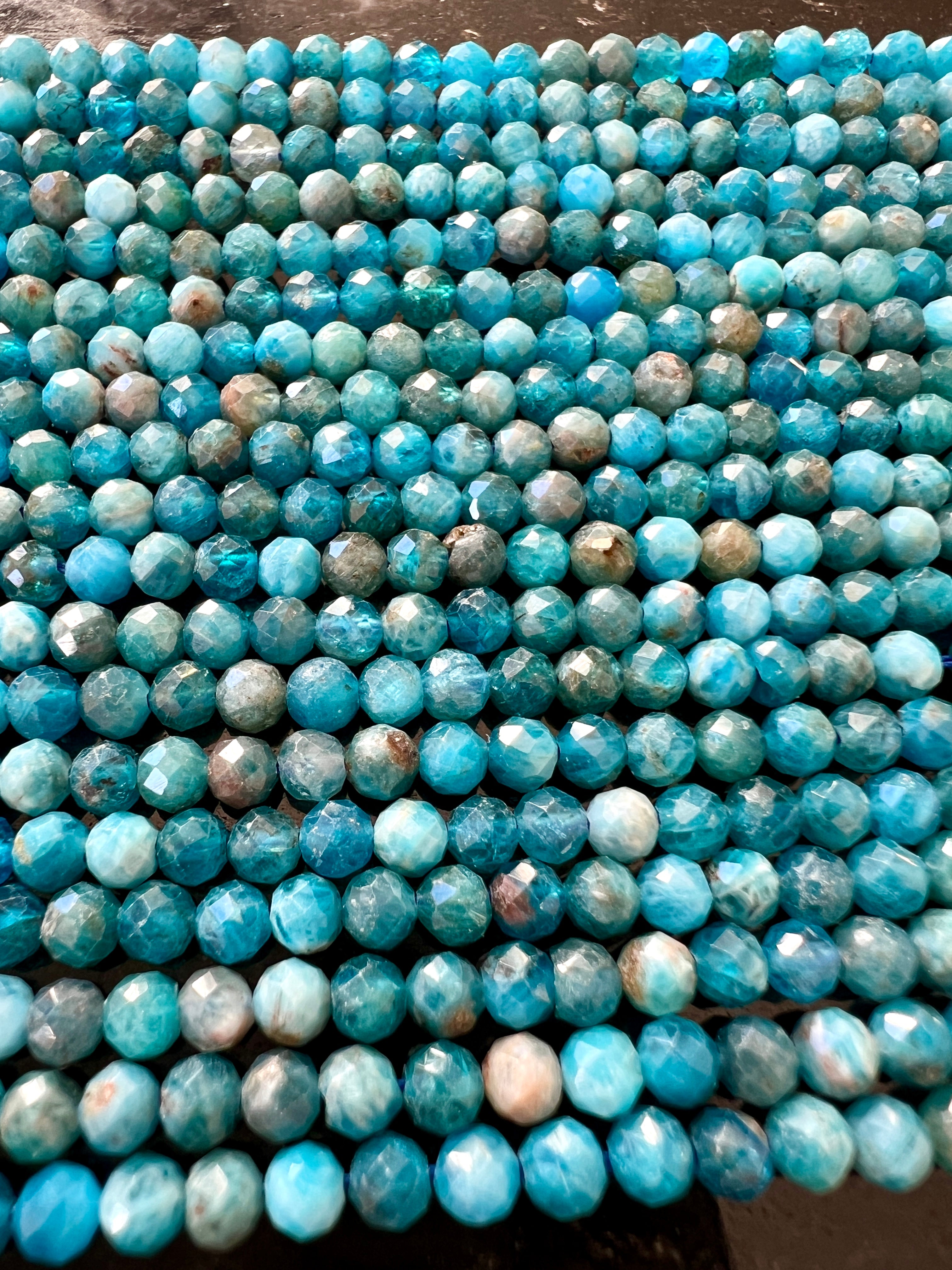 Apatite Bleue à Facettes 4mm (2)