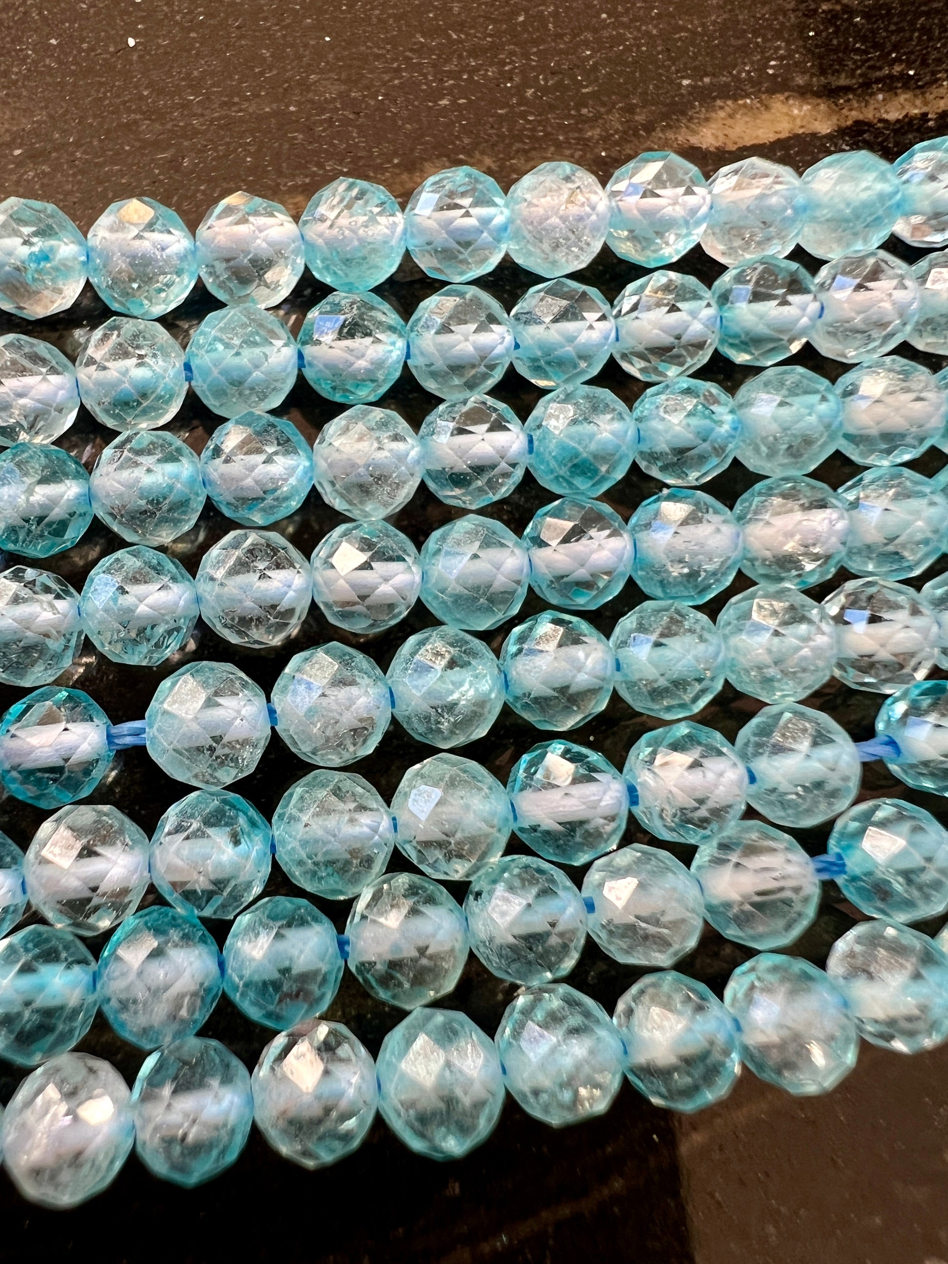 Topaze bleu Facetté 4mm