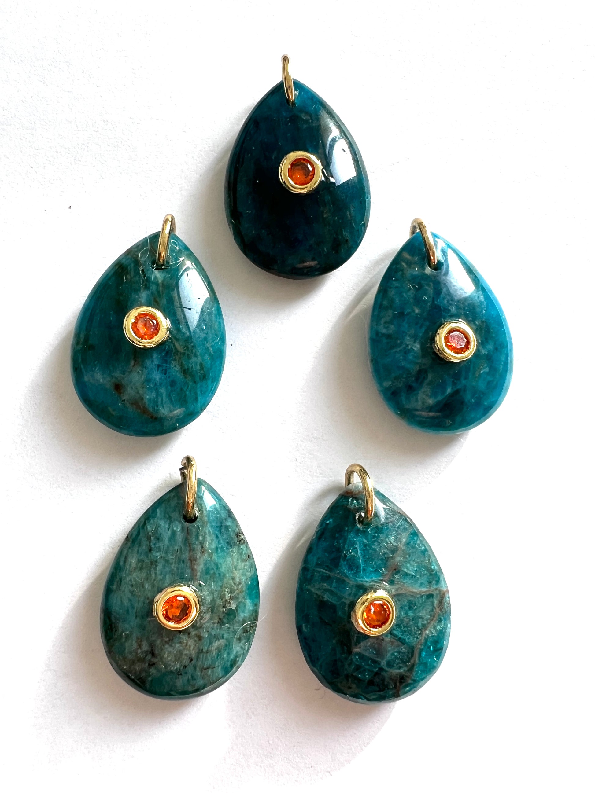 Pendentif Larme en Apatite Bleue zircon orange