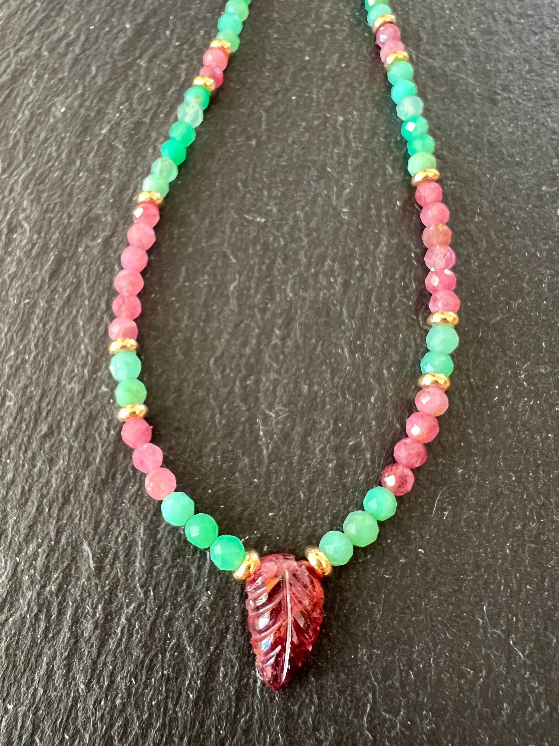 Collier Court Tourmaline Rose et Chrysoprase