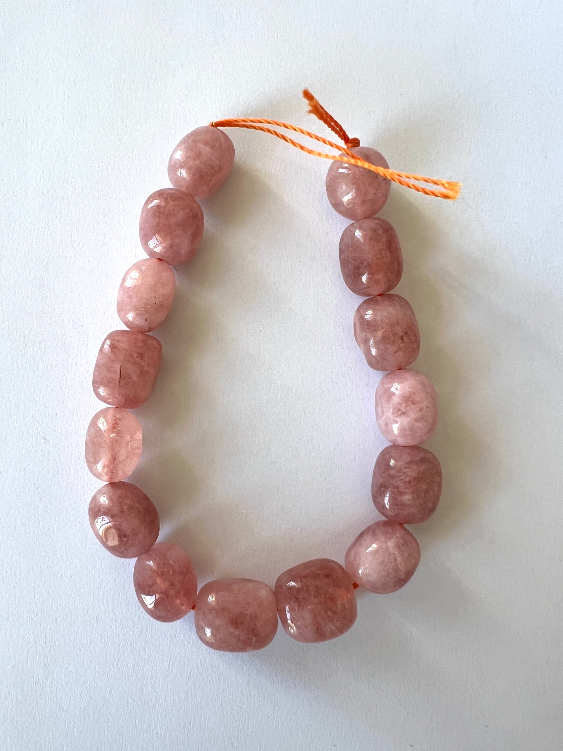 Perles au fil en Jade Blanc de Malaisie teint