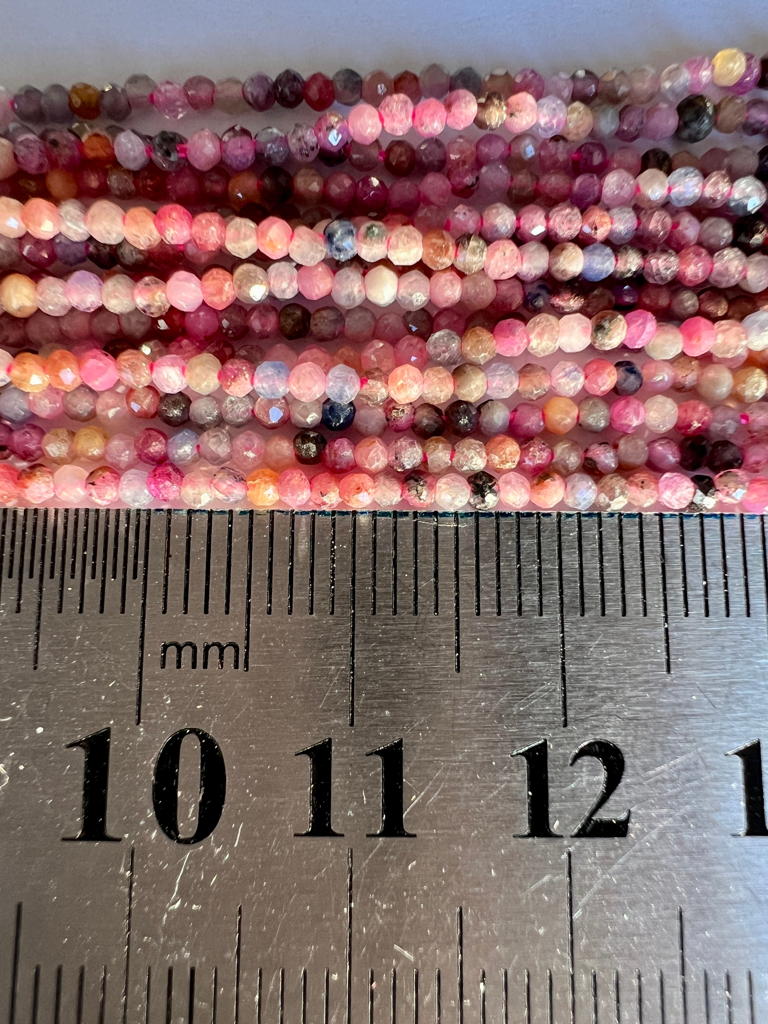 Rubis et Saphir facettés 2mm