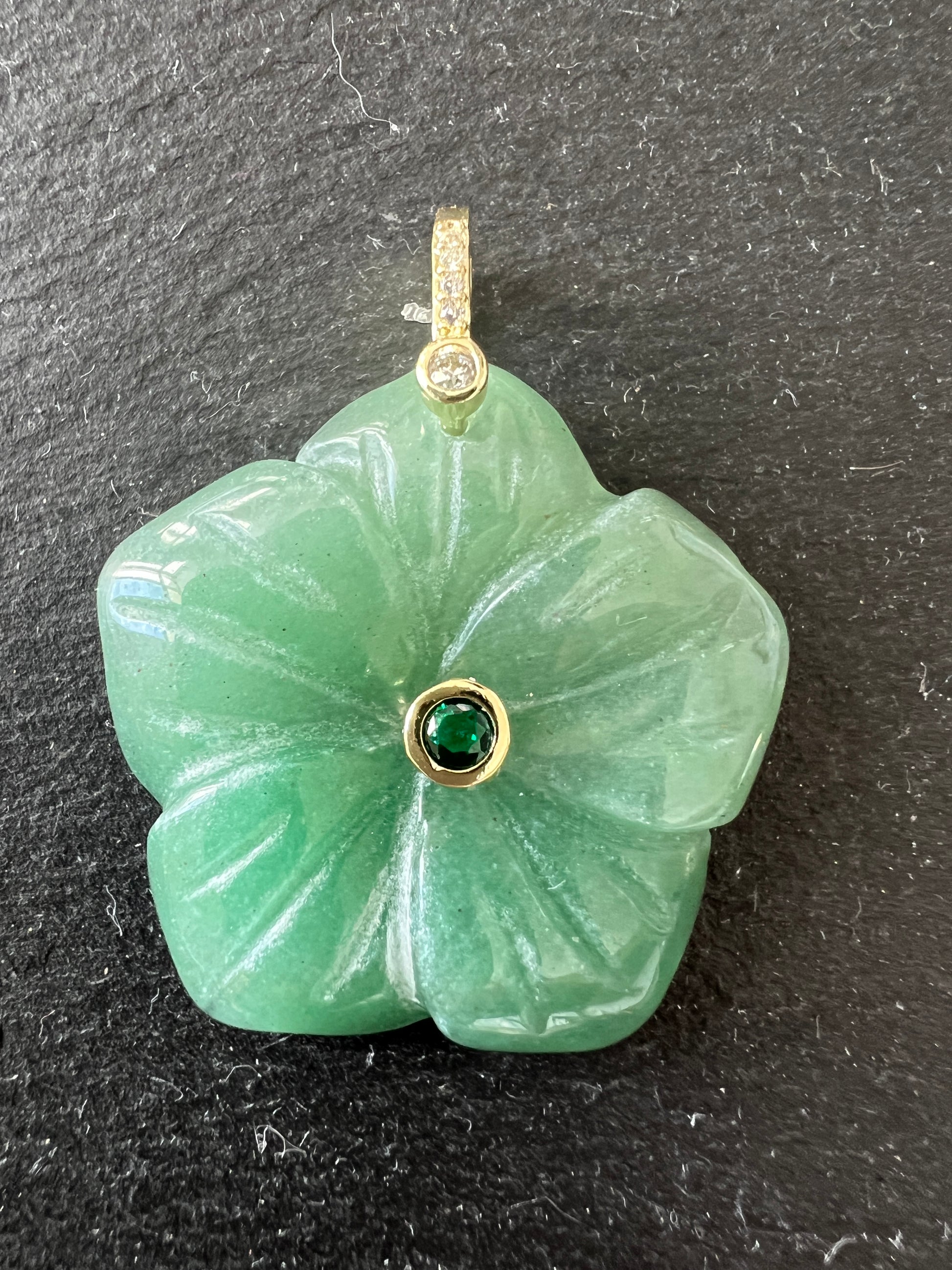 Pendentifs en Pierres Fleurs