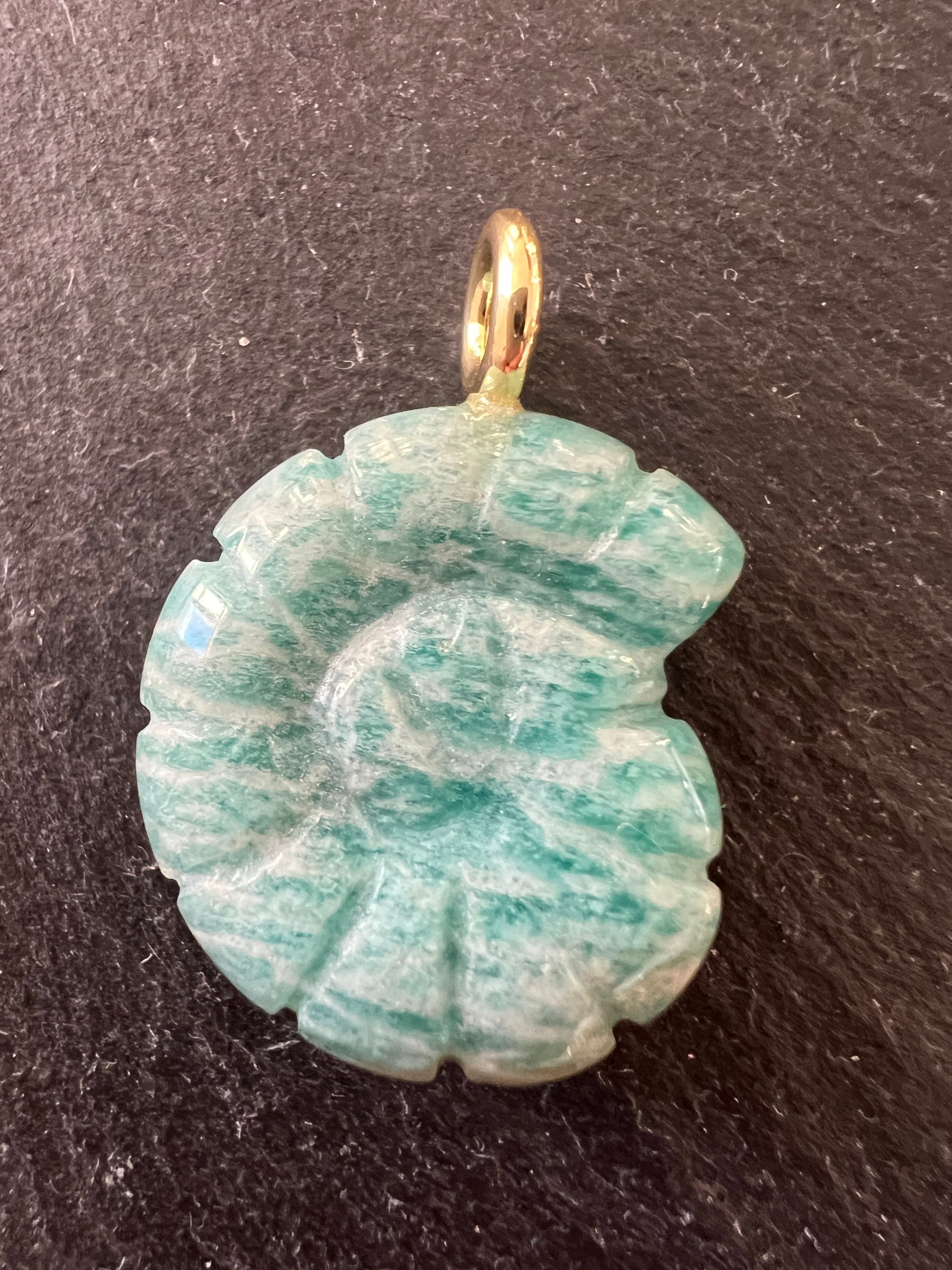 Pendentif Coquillage en Pierre Amazonite ou Quartz Fraise