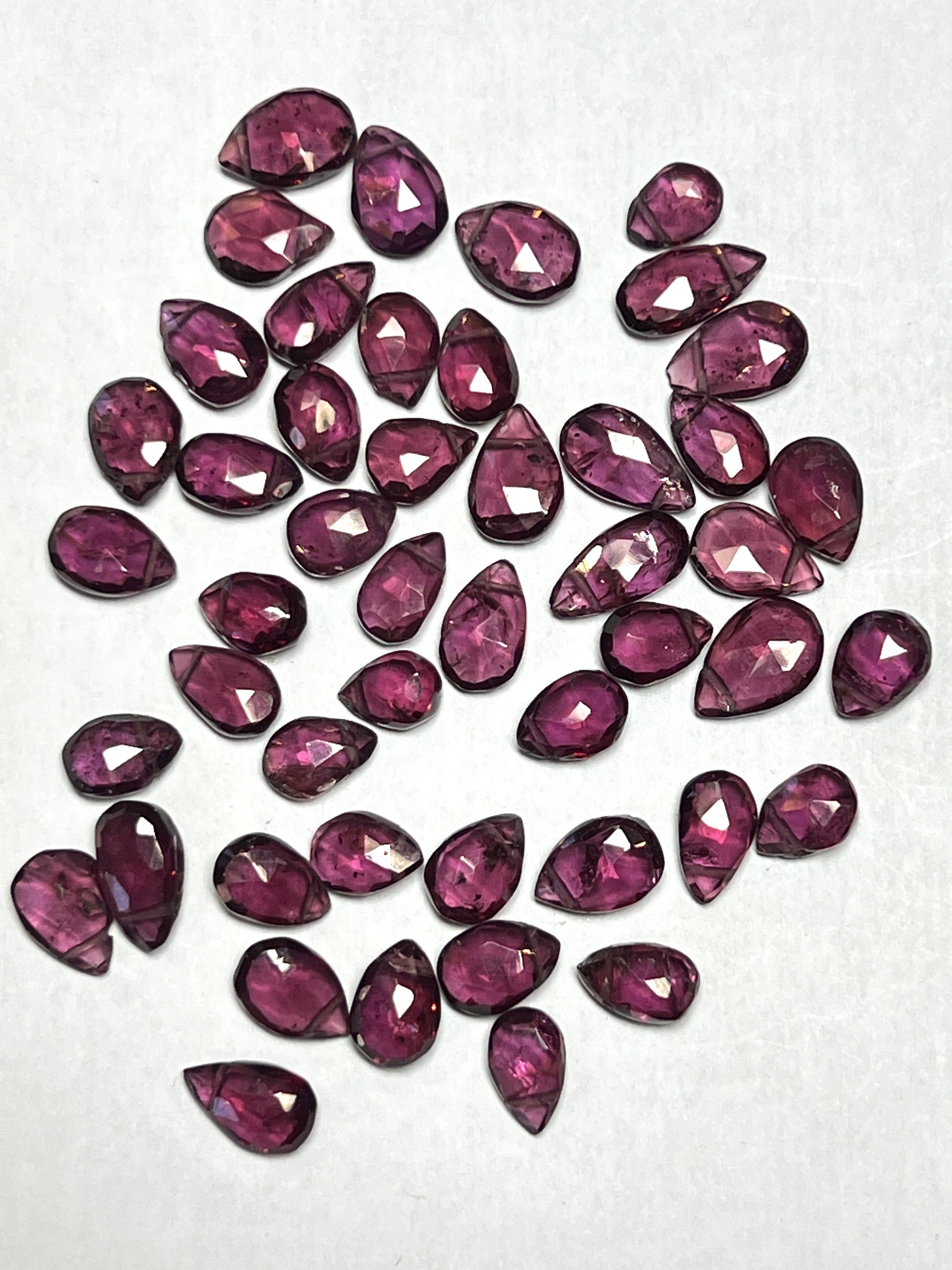 Goutte en Rhodolite (Grenat)