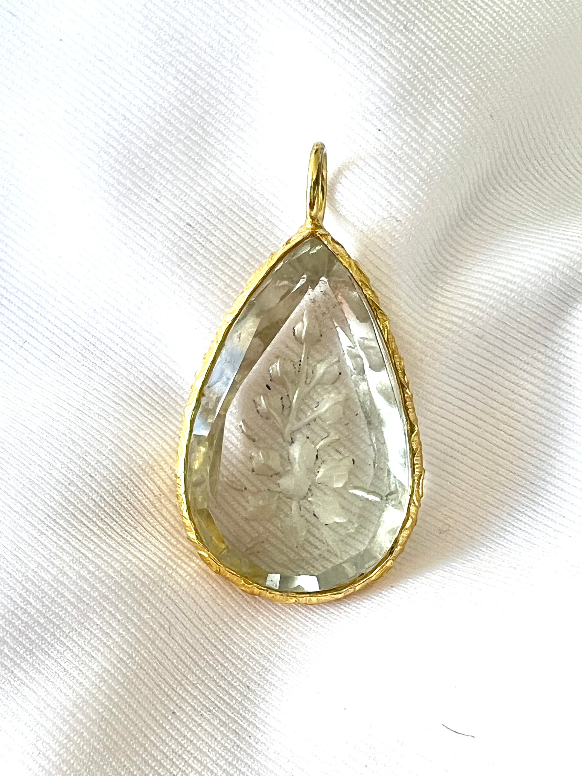 Pendentif Indien Gravé Fleur Améthyste Verte