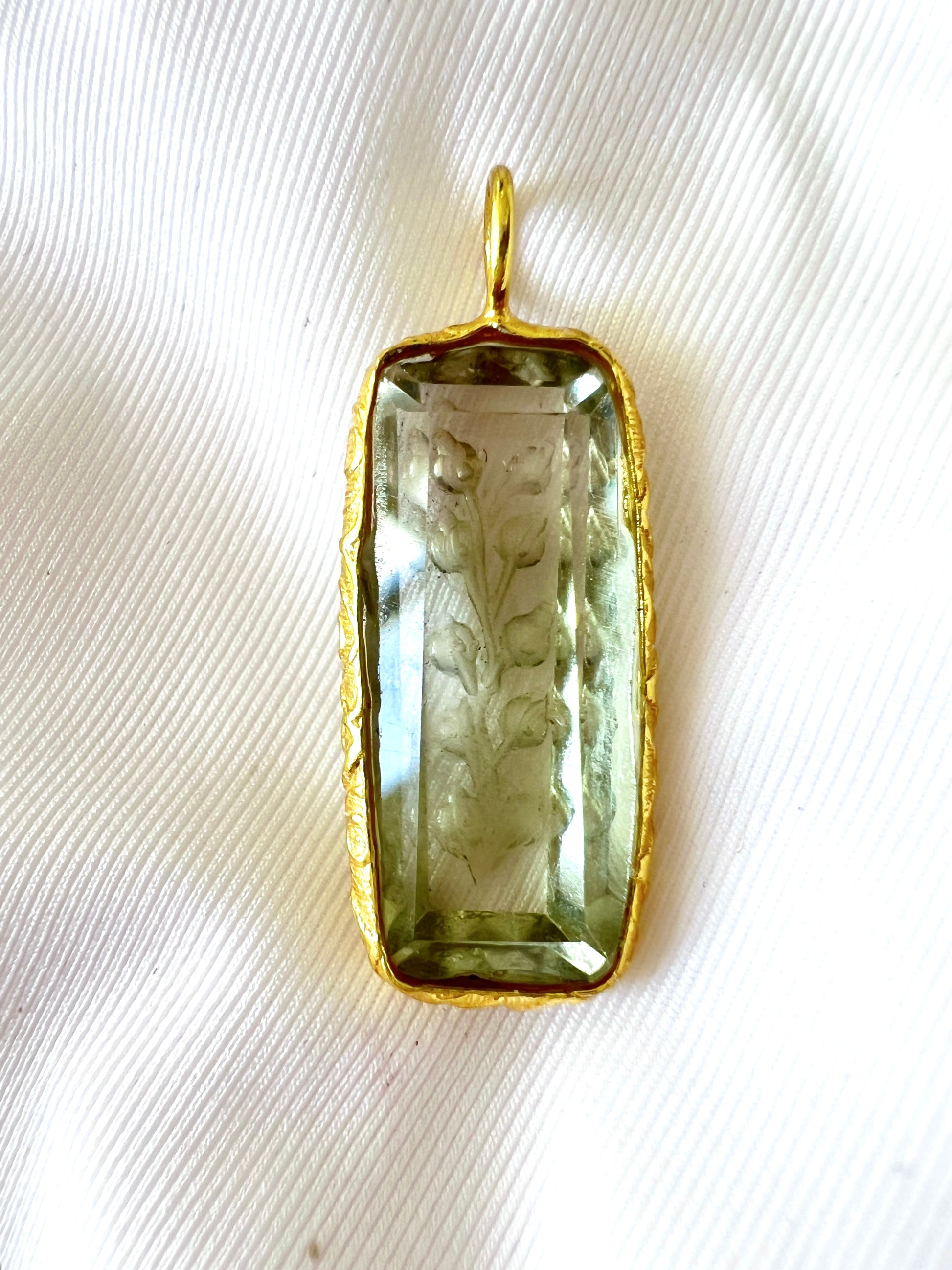 Pendentif Indien Gravé Fleur Améthyste Verte