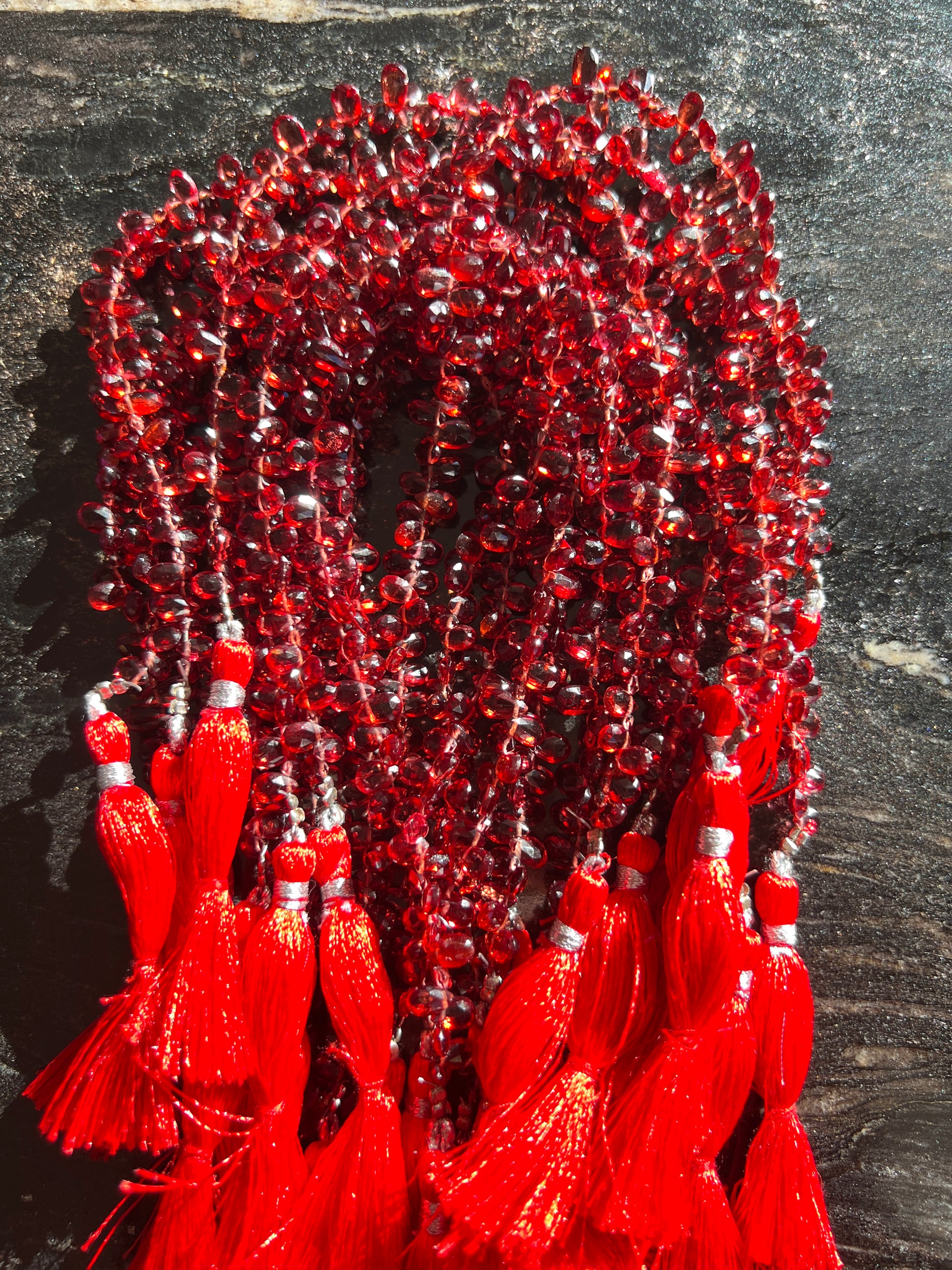 Fils de Petites Gouttes en Pierres naturelles Forme Poire