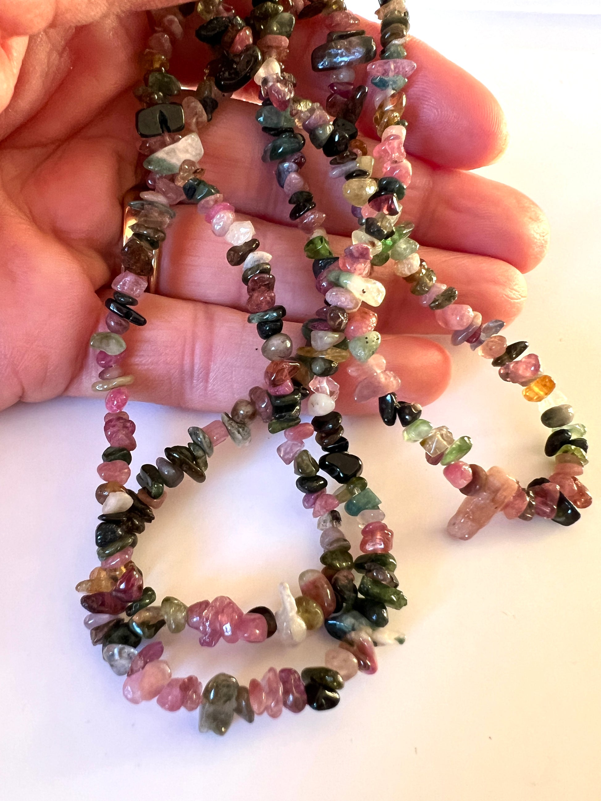 Fil de perles "chips" en Tourmaline multicolore