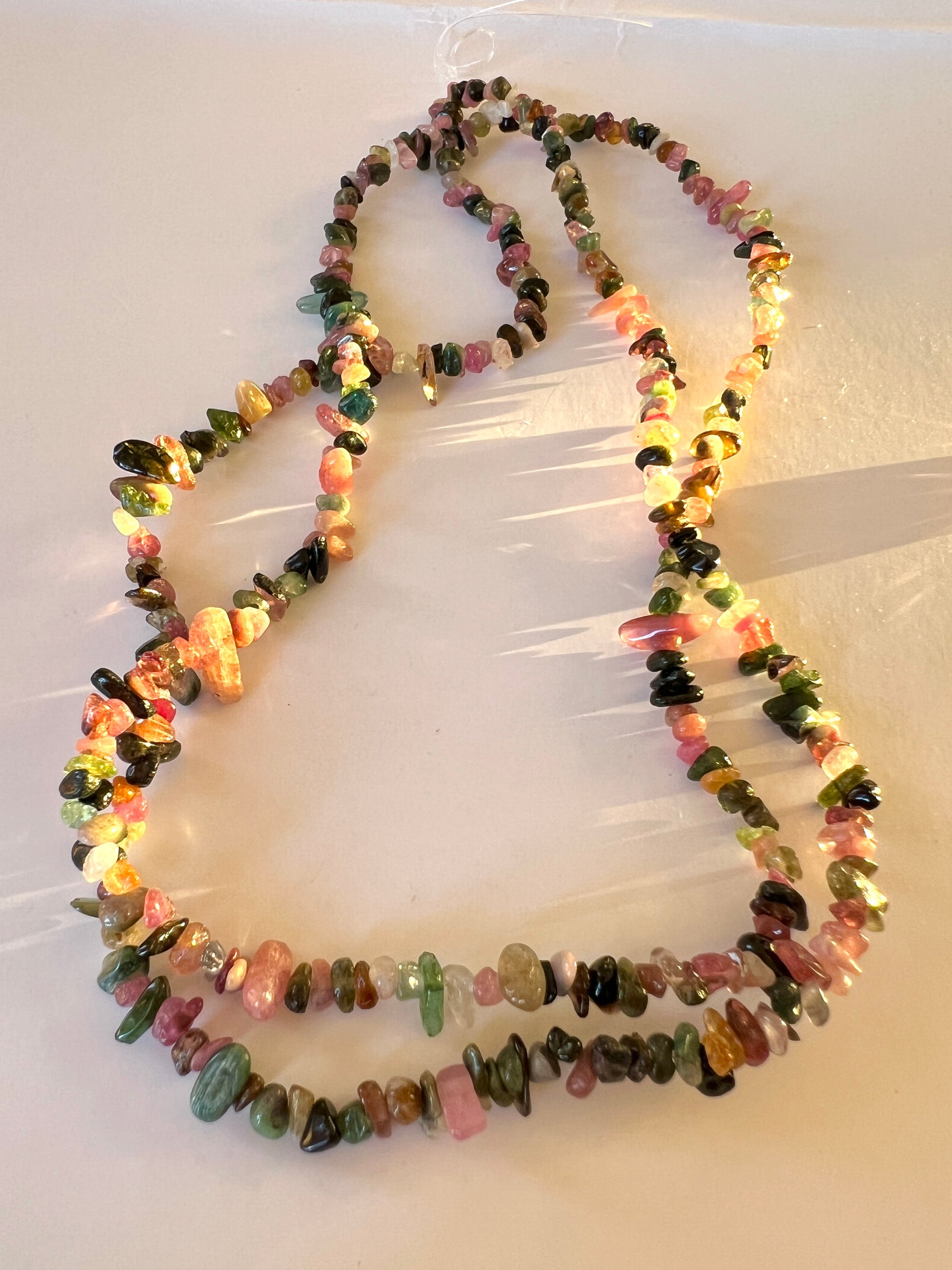 Fil de perles "chips" en Tourmaline multicolore