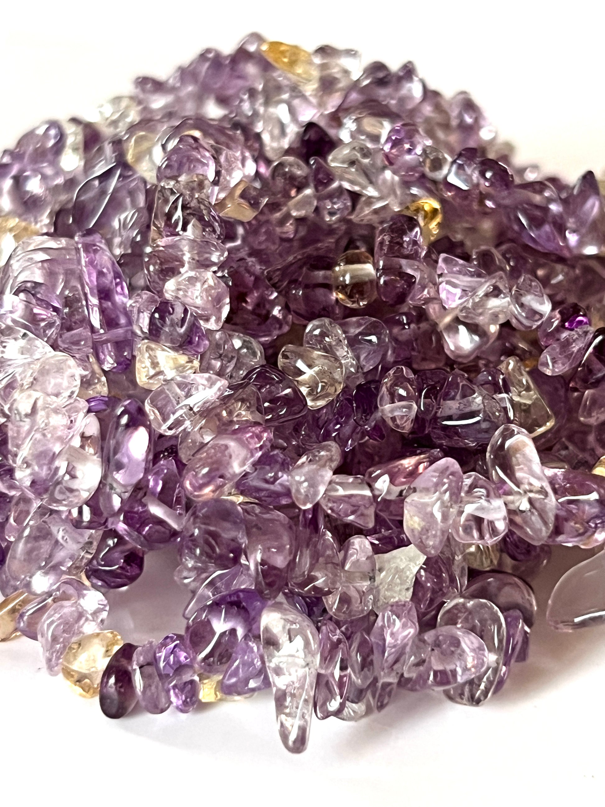 Fil de perles"chips" en Améthyste et Citrine