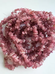 Fil de perles "chips" en Tourmaline Rose