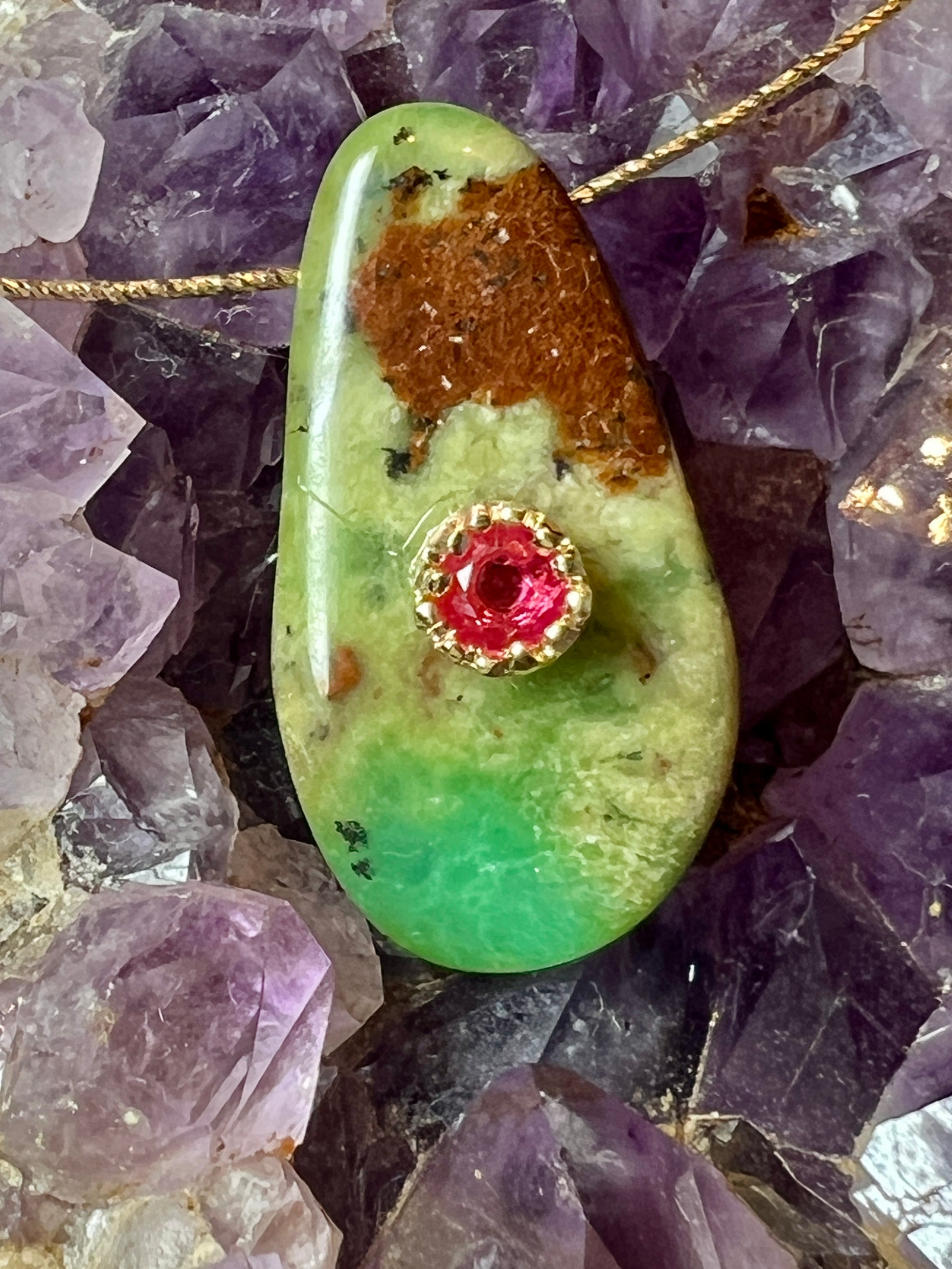 Pendentif en Chrysoprase avec Zircon