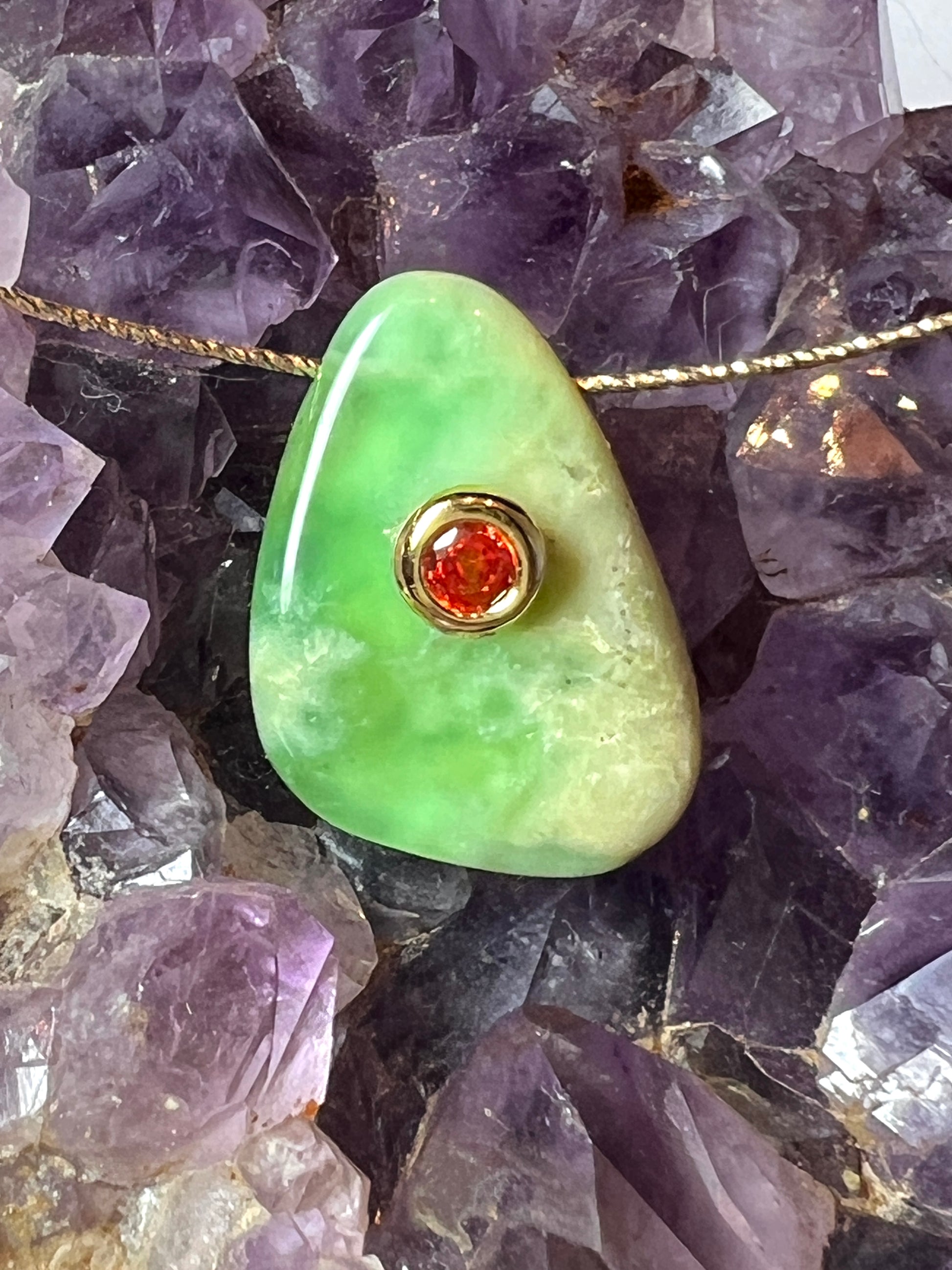 Pendentif en Chrysoprase avec Zircon