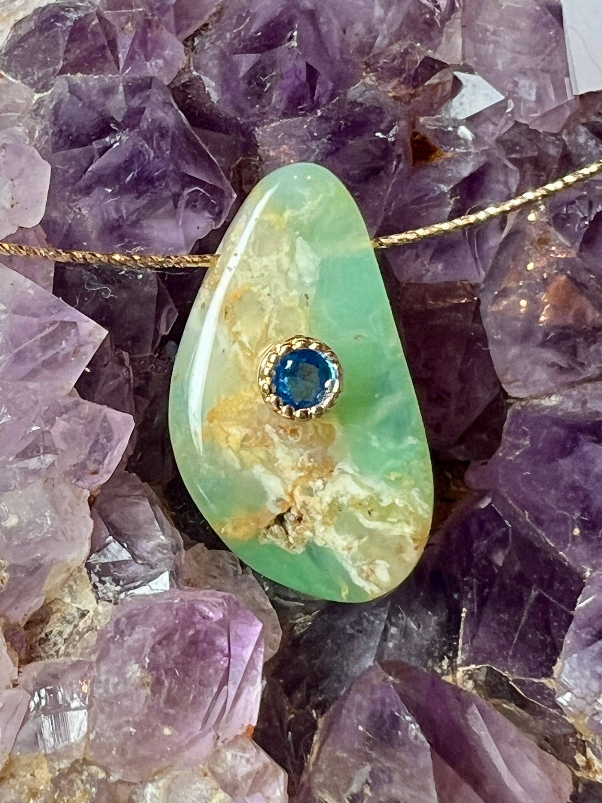Pendentif en Chrysoprase avec Zircon