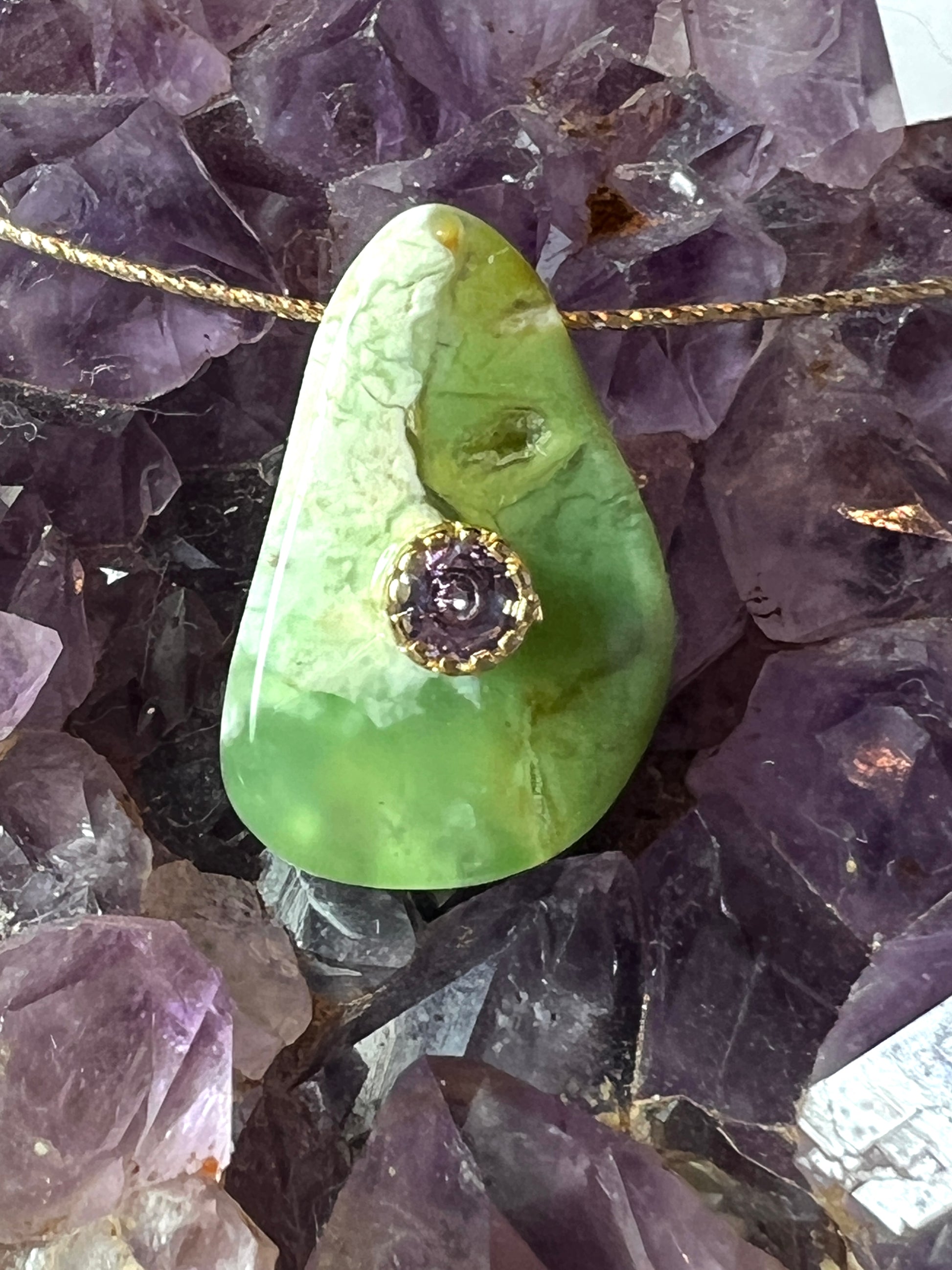 Pendentif en Chrysoprase avec Zircon
