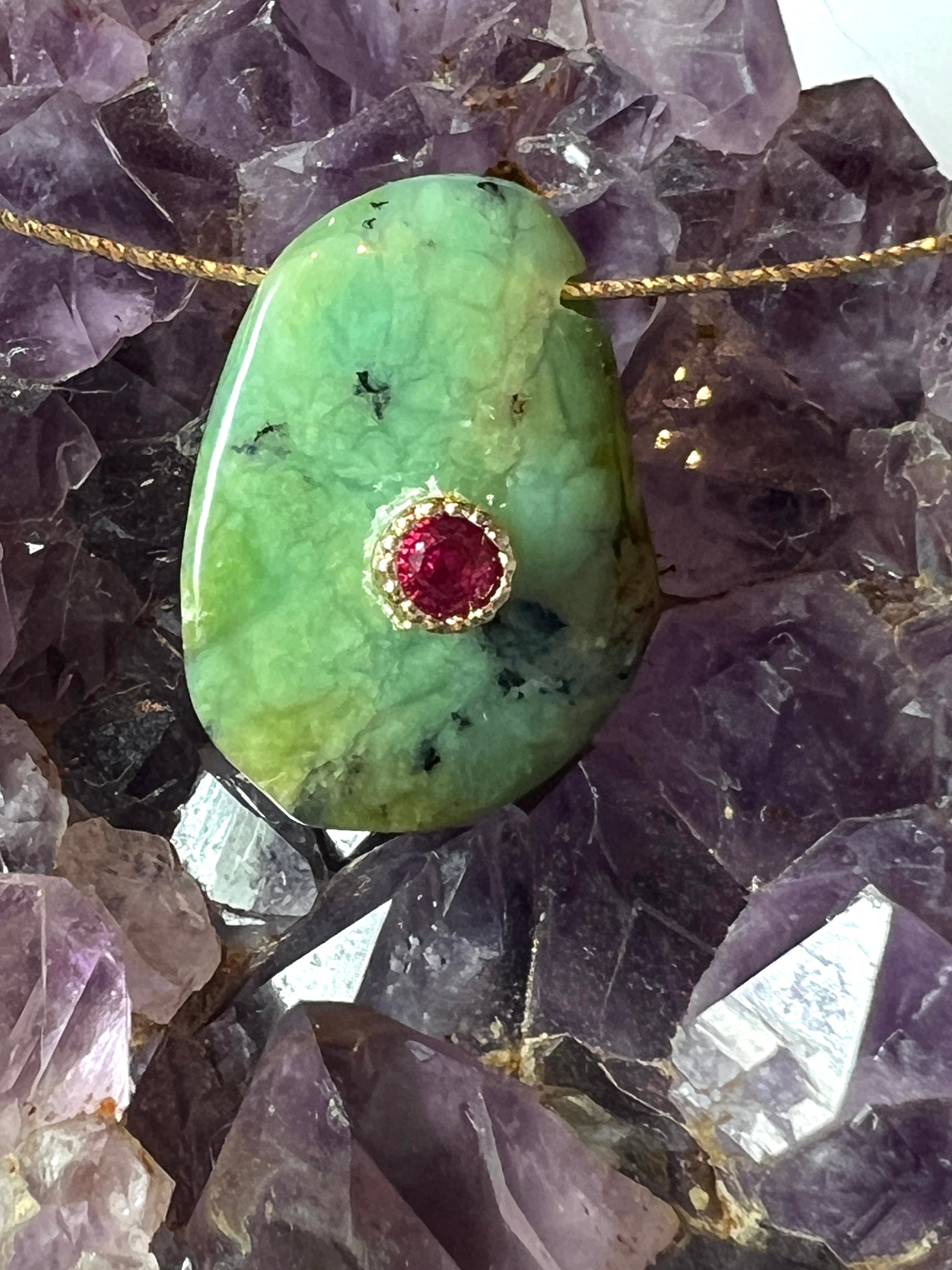 Pendentif en Chrysoprase avec Zircon