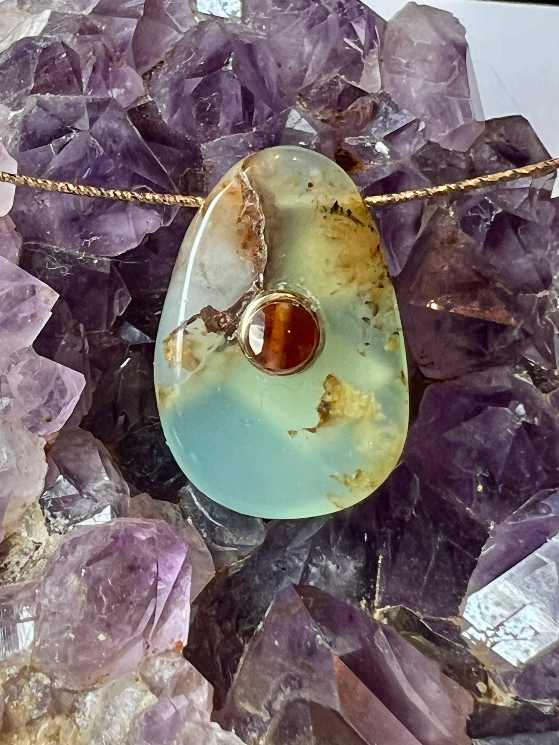 Pendentif en Chrysoprase avec Zircon