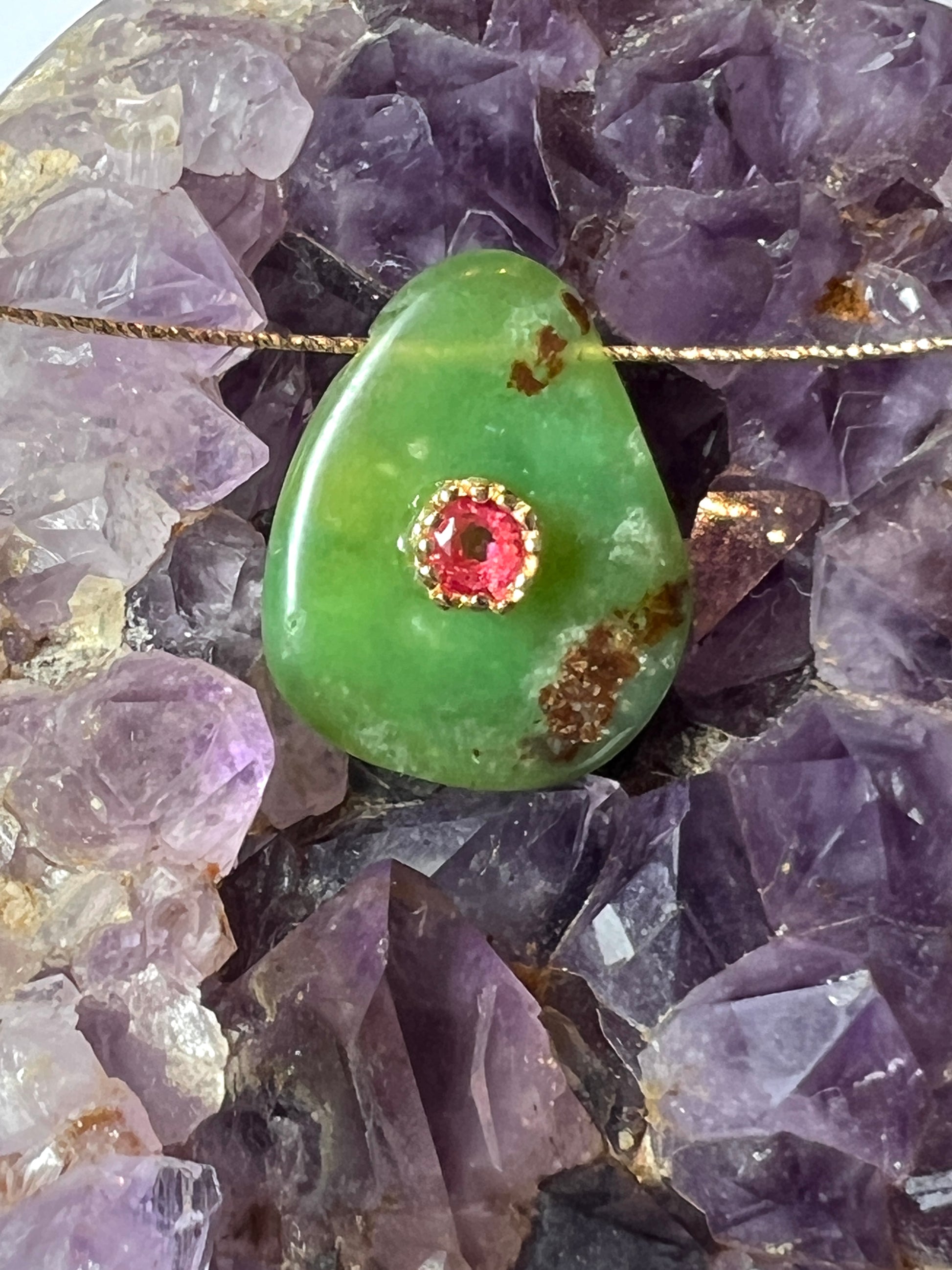 Pendentif en Chrysoprase avec Zircon