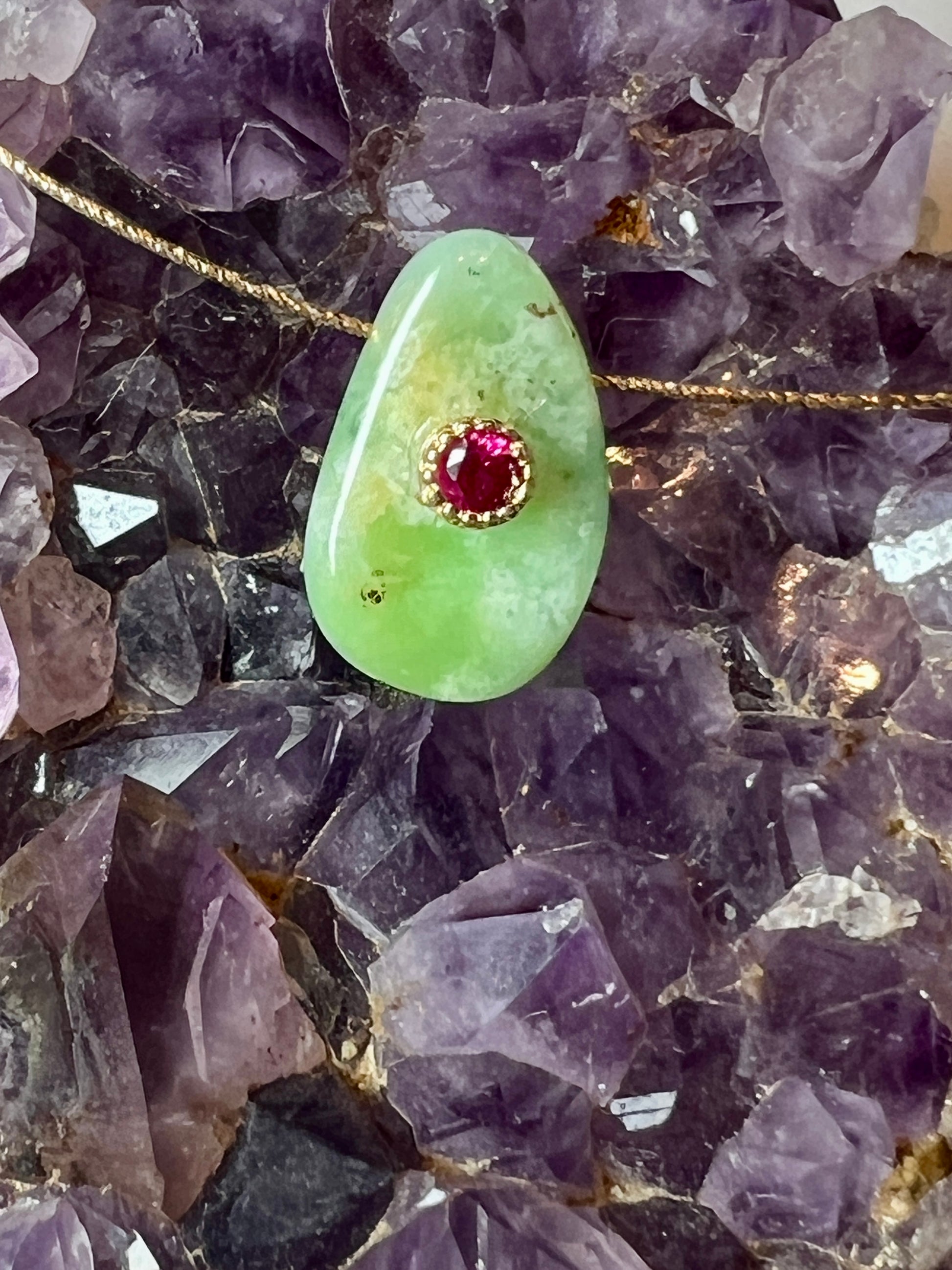Pendentif en Chrysoprase avec Zircon