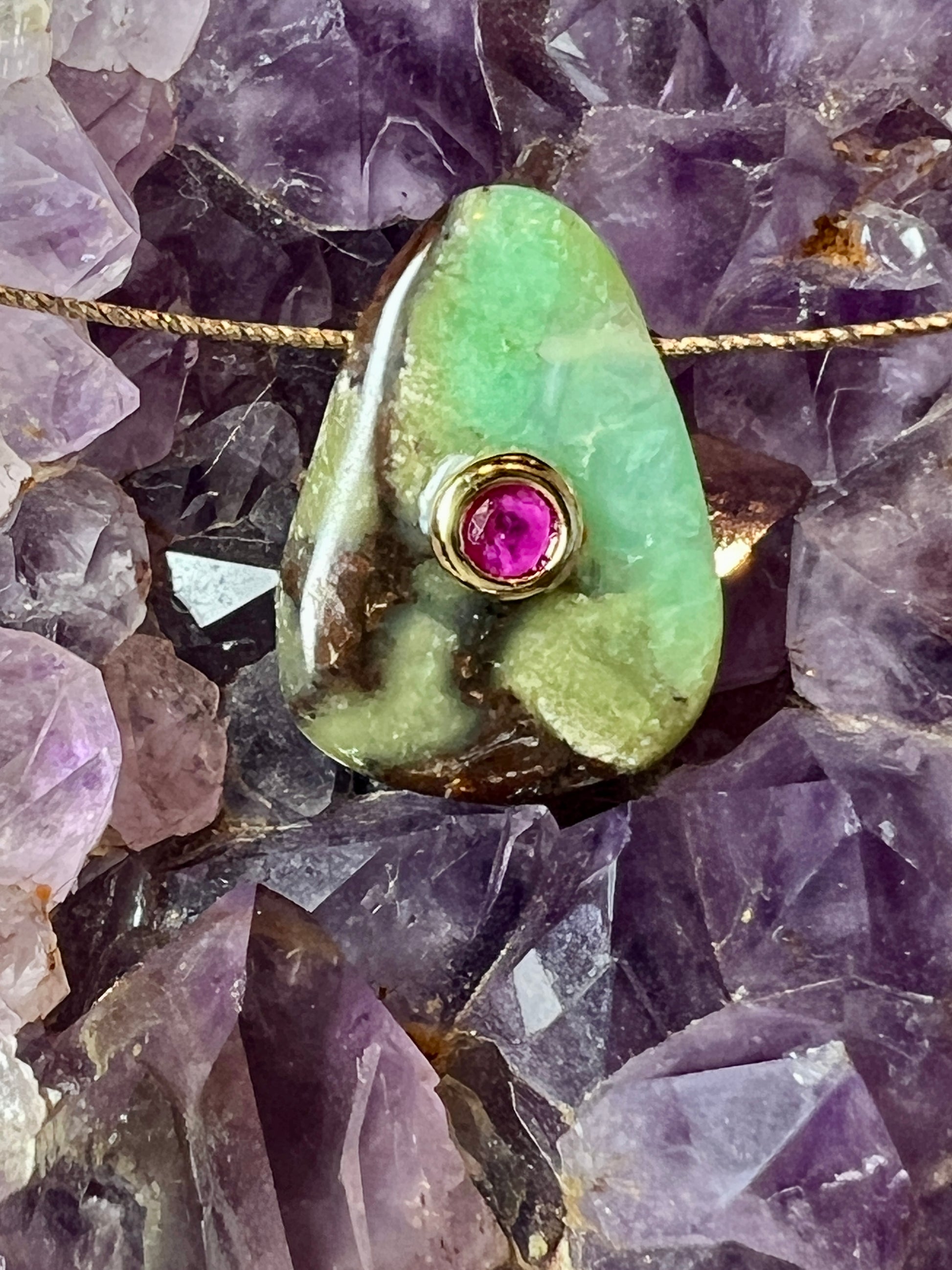 Pendentif en Chrysoprase avec Zircon