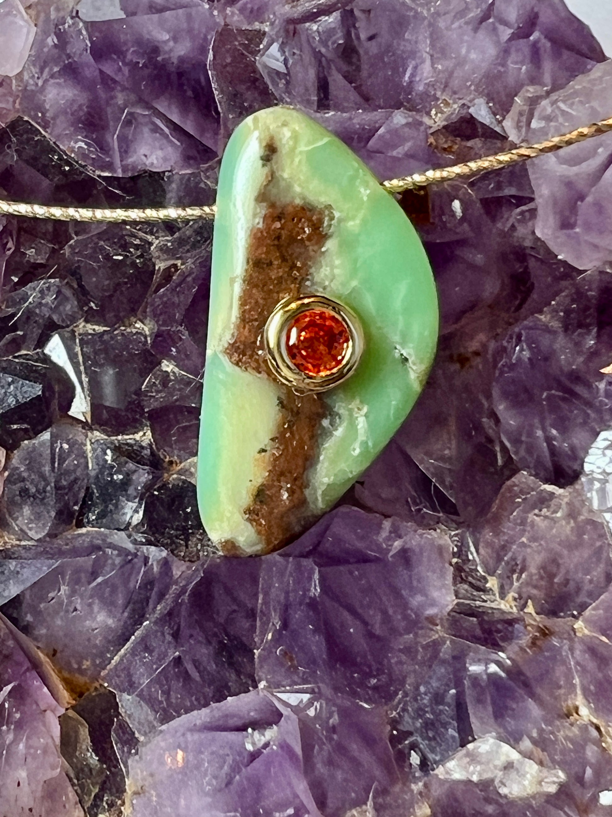 Pendentif en Chrysoprase avec Zircon
