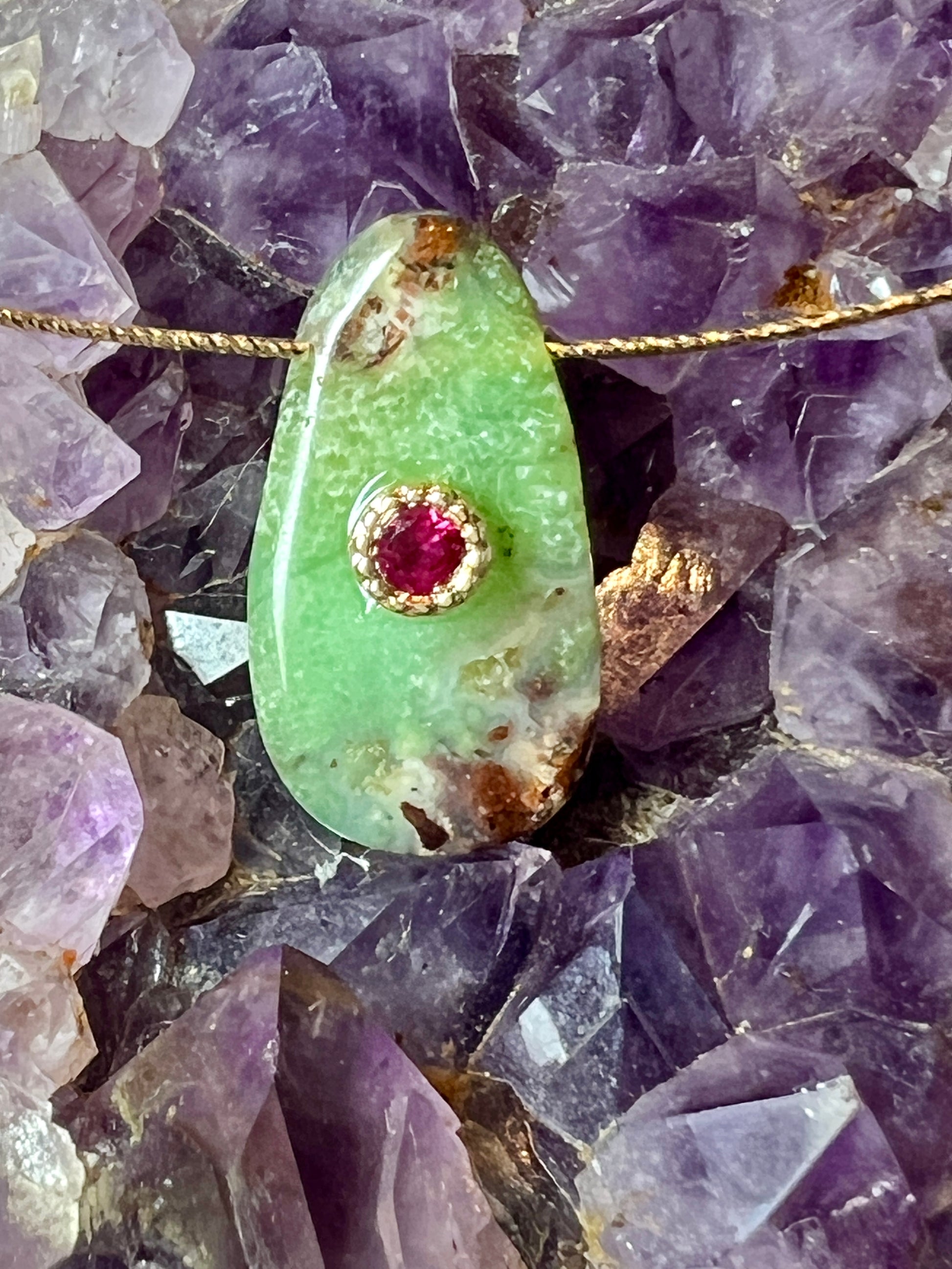 Pendentif en Chrysoprase avec Zircon
